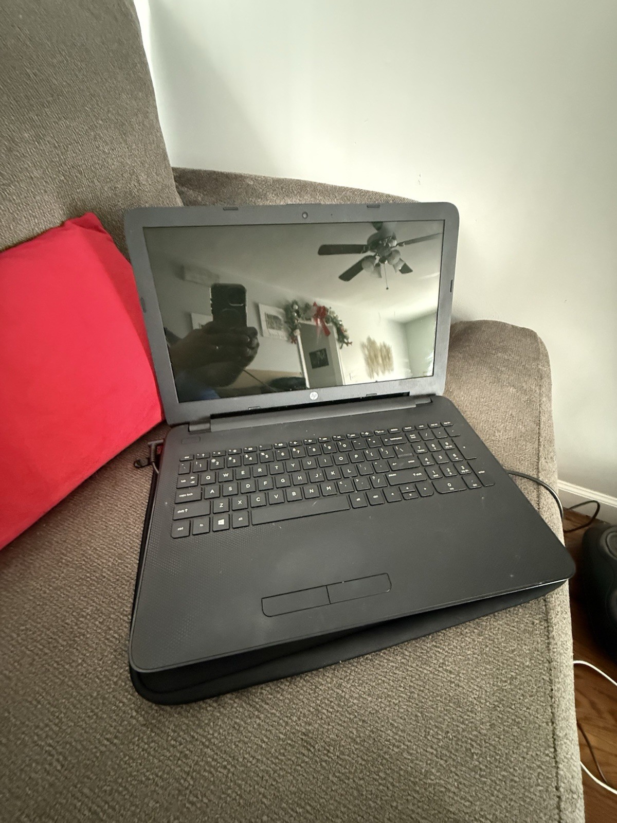 HP Notebook 15.6″ Laptop AMD E1-6015 Radeon R2 4GB RAM 466GB HDD Windows 10