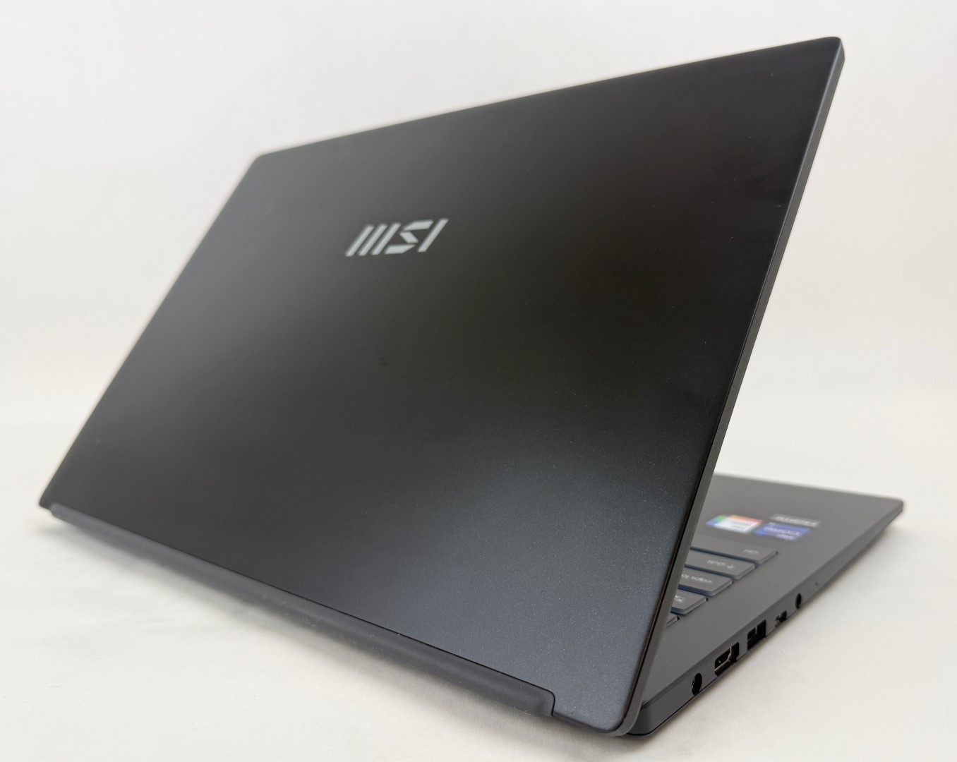 MSI Modern 15 H B13M 15.6″ FHD i9-13900H 32GB 1TB SSD W11H