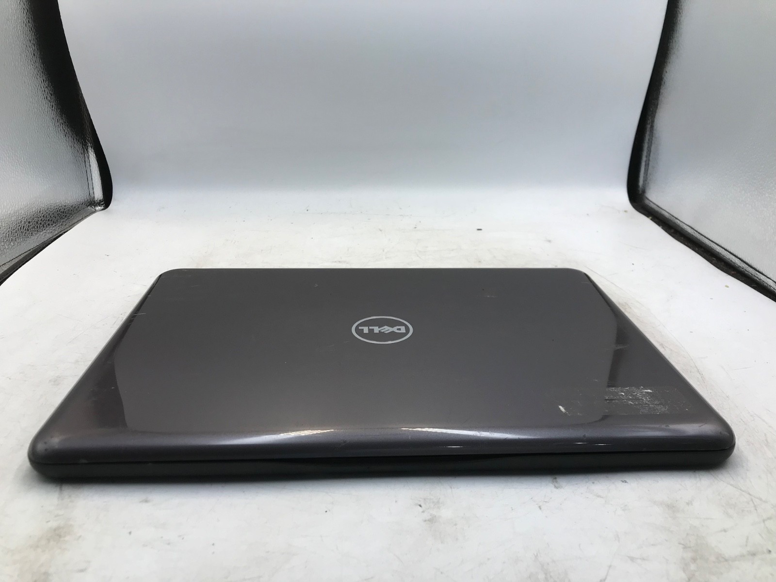 Dell Latitude 13 3380 Intel Core i3 6th Gen. 13″ Laptop-BAD DISPLAY/NO KB -MZ