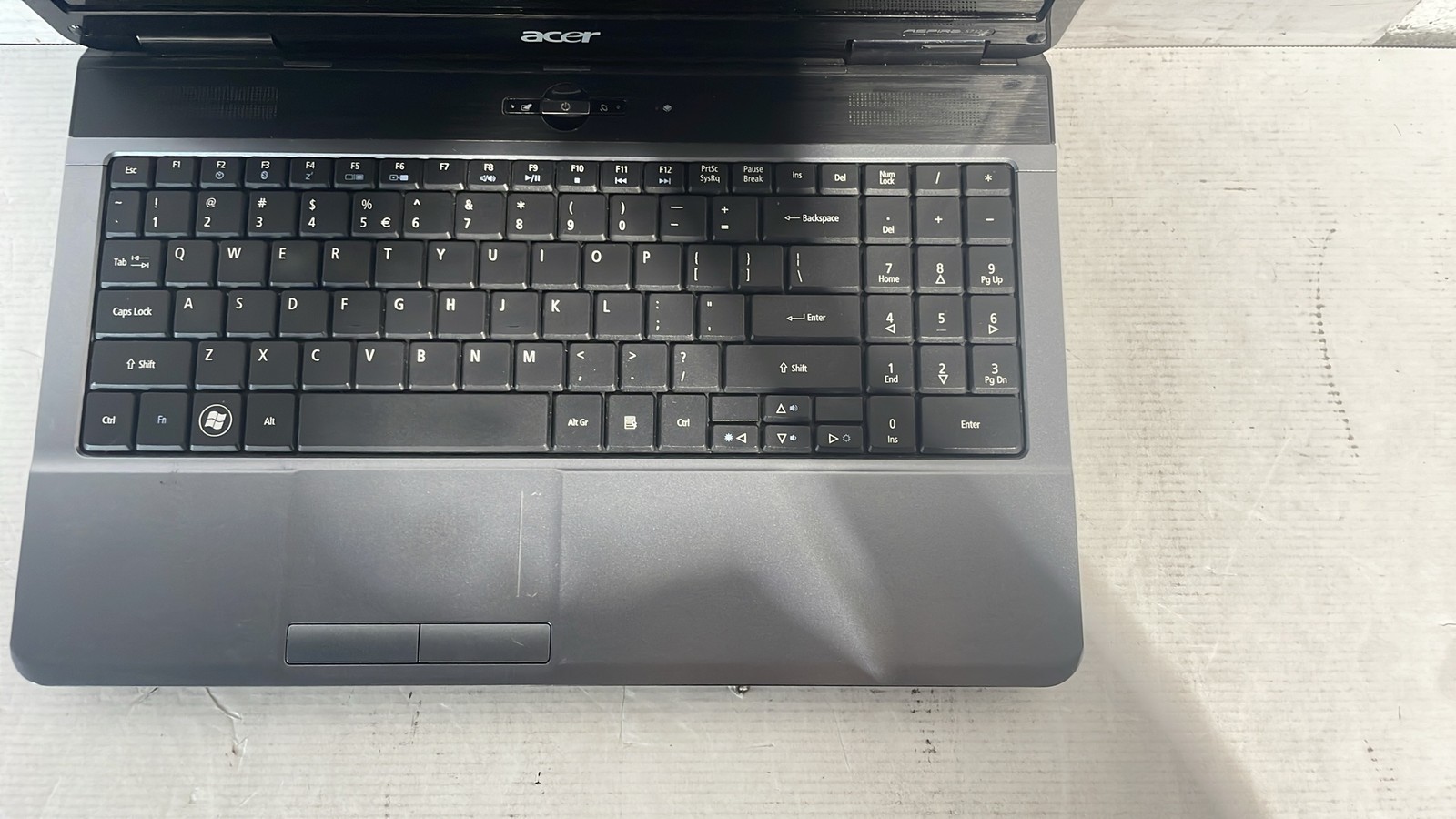 Acer Aspire 5733Z-A867 15.6″ Laptop No HDD Battery Black