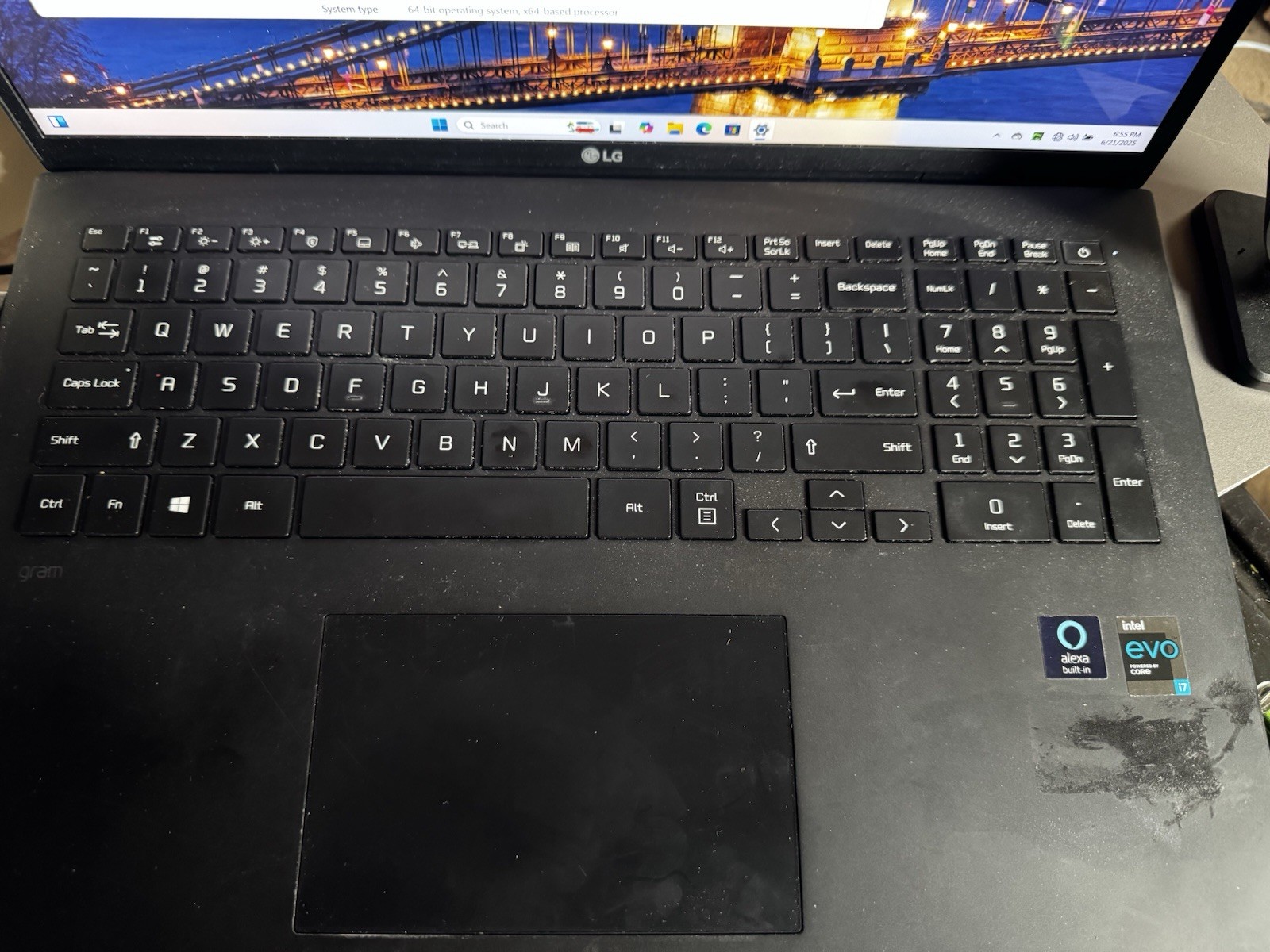 LG gram 17” (Intel Core i7-1165G7, 16GB RAM, 512GB NVMe) Notebook – Black…