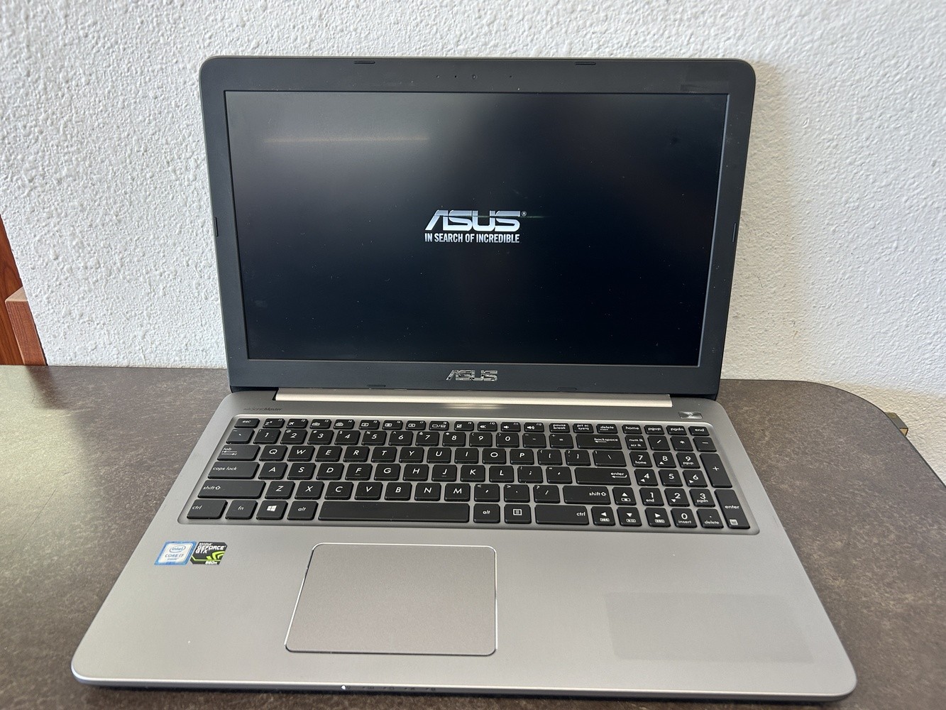 ASUS K501U Intel Core i7-6500U, GTX 960M (PARTS ONLY, Stuck in BIOS)