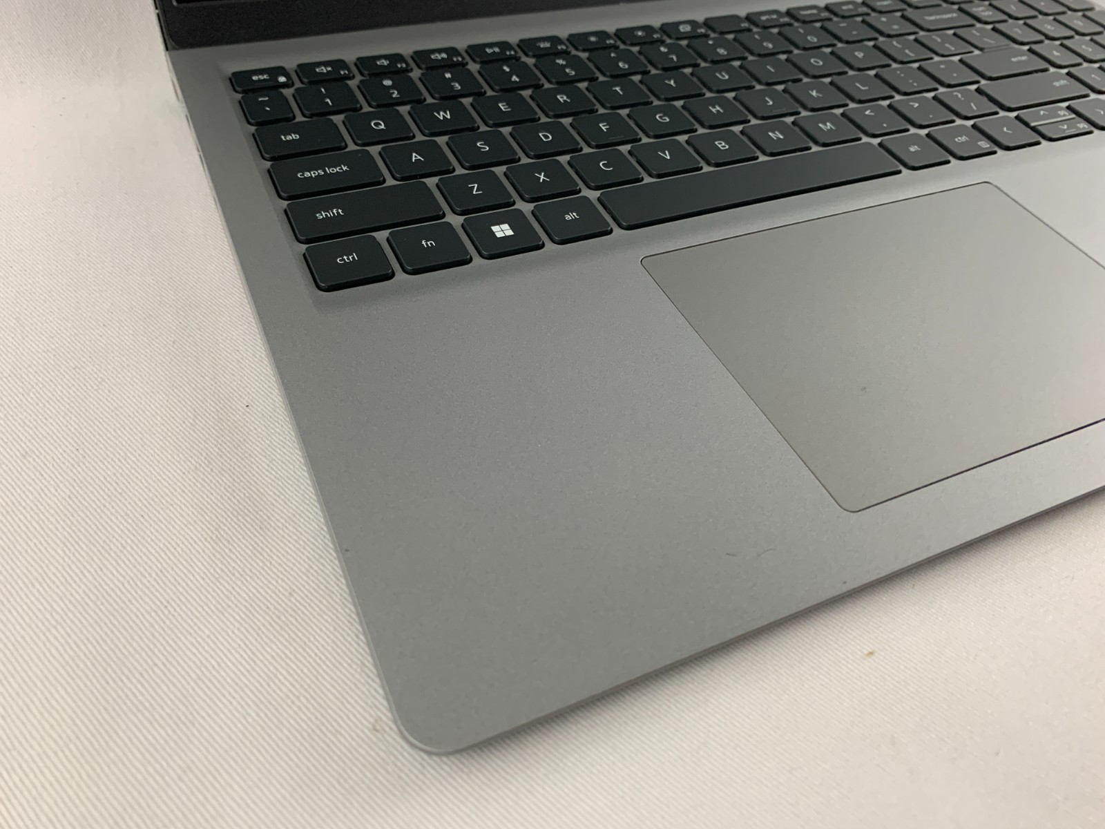 Dell Inspiron 15 3530 Laptop For Parts/Repairs No SSD/OS or Back Panel, No Power