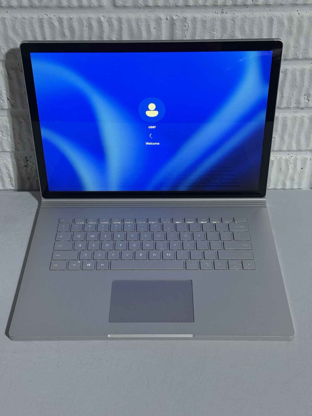 Microsoft Surface Book 3 1899 TOUCHSCREEN Intel i7 10th, 1tb, 32GB Laptop ONLY!