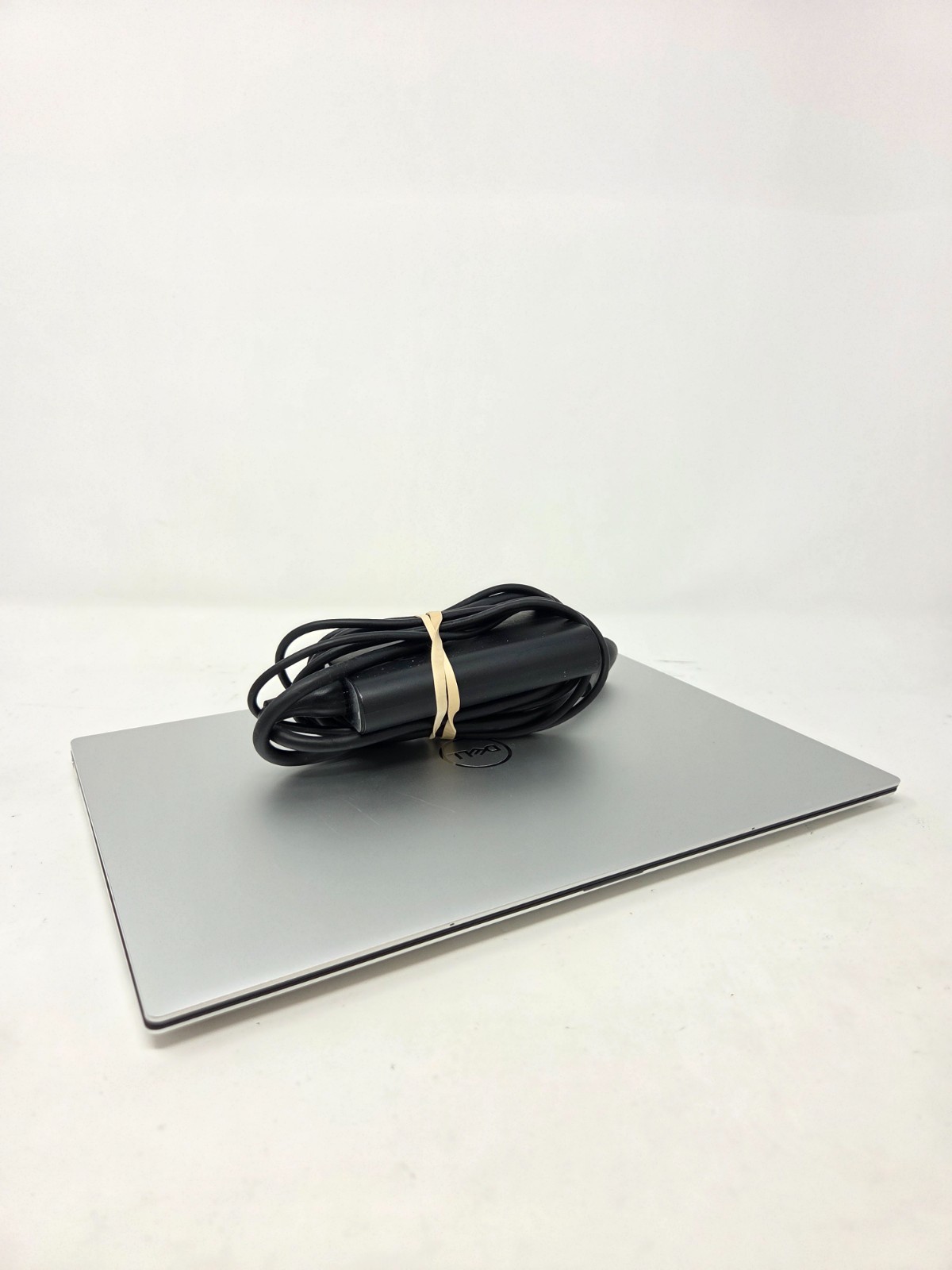 DELL XPS 13 (9300) I7-1065G7 1.30 GHZ 8 RAM 256 SSD | WIN 11