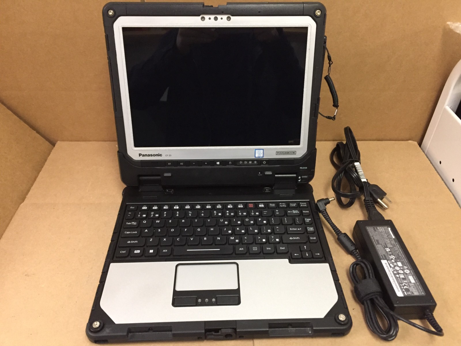 Panasonic Toughbook CF-33 Touch 2.9GHz i7-7600U 16GB 256GB SSD 4G LTE KB. w/AC