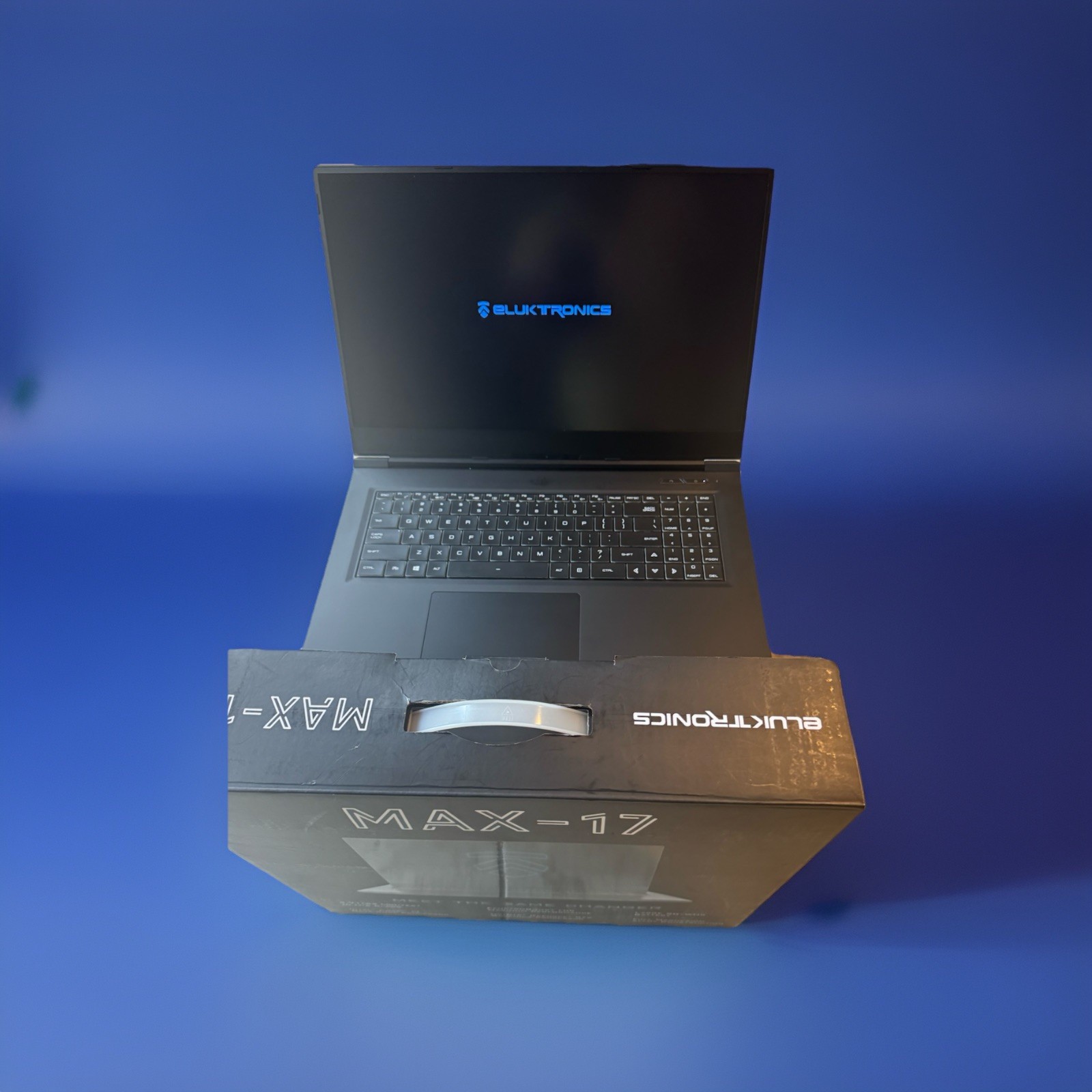 Eluktronics MAX-17 17.3″ lightweight Gaming laptop, intel i7 9750H, GTX 1660