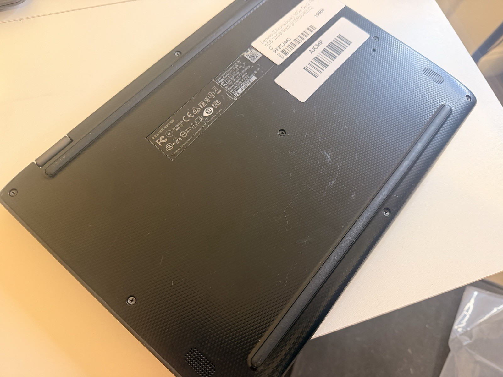 Lenovo (Chromebook) 300e Gen2 (WIFT) 4GB 32GB Black [81MB004EUS]