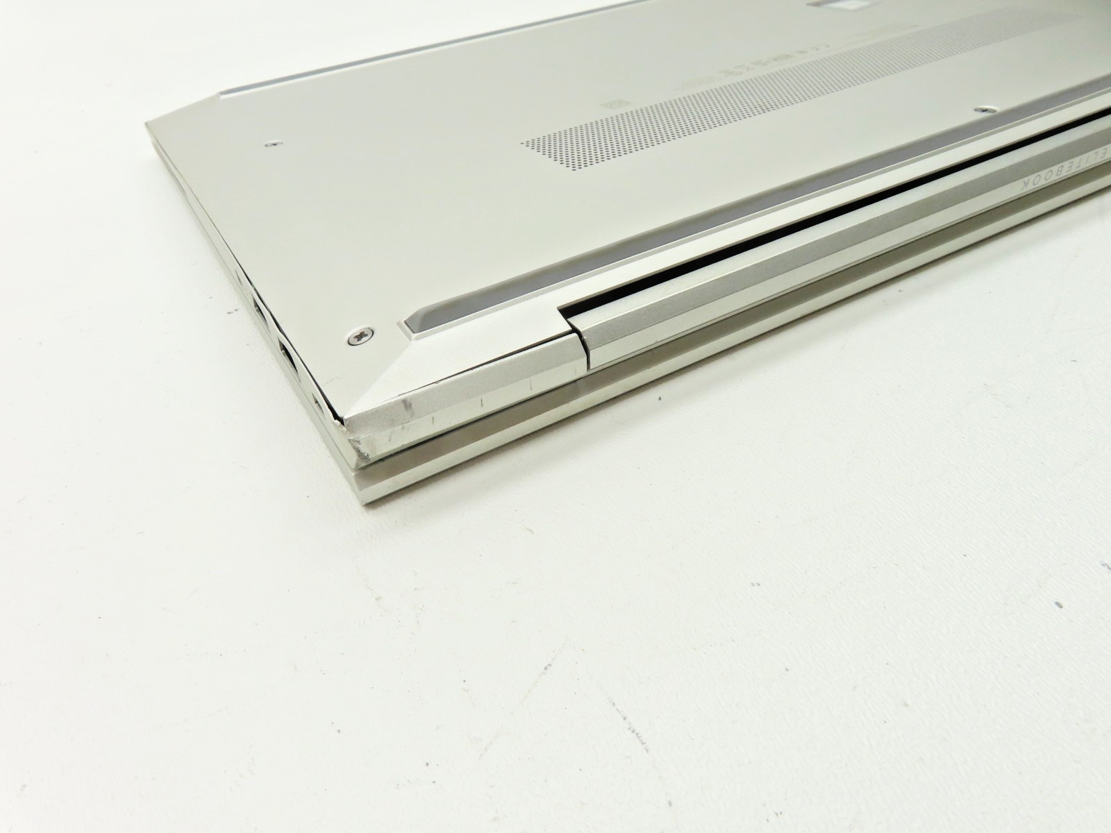 HP EliteBook 840 G8 14″ Core i7-1185G7 3.0GHz 8GB RAM 256GB SSD