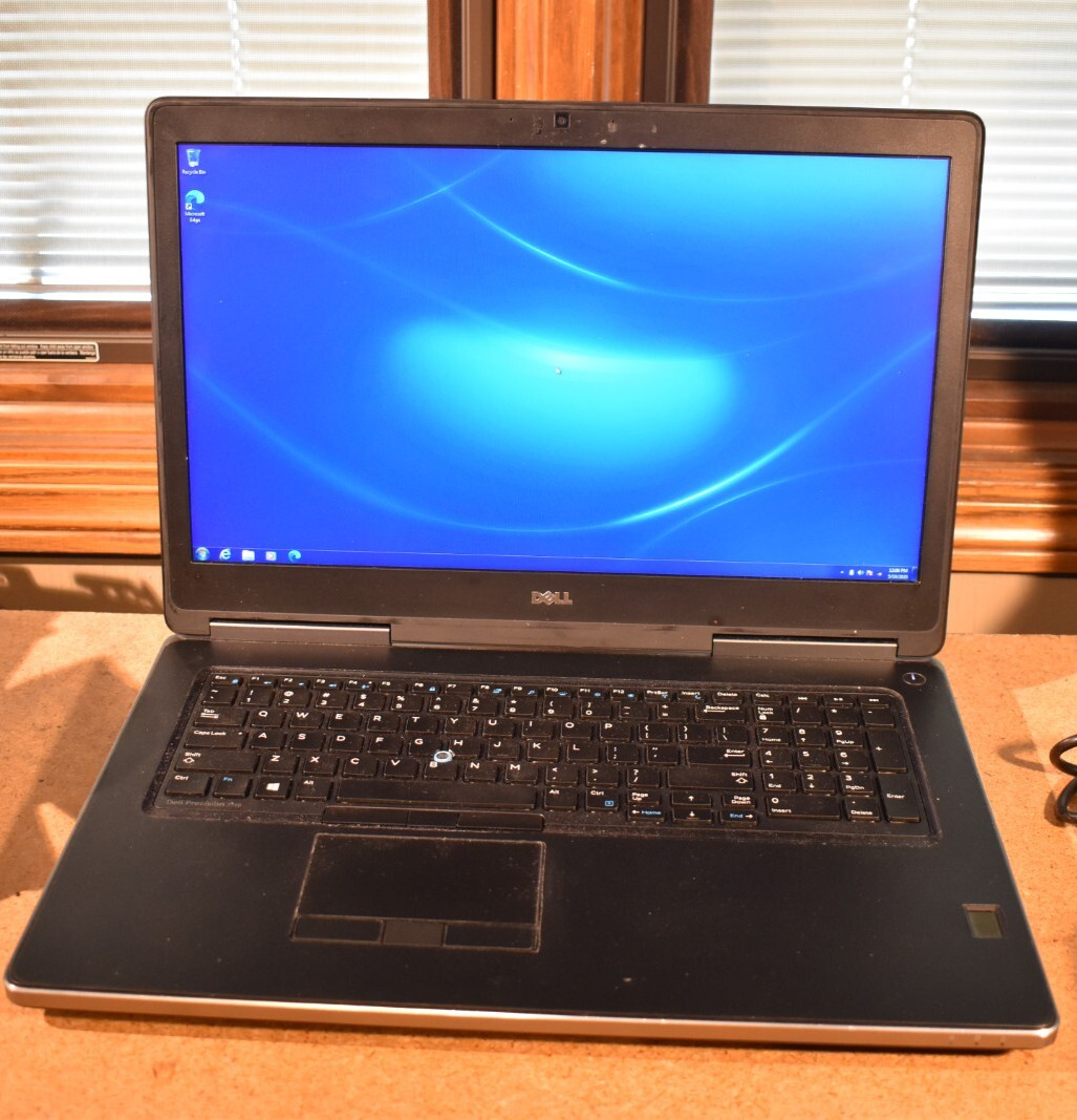 Dell Precision 7710 17″ i7-6820HQ 32GB 512GB SSD NVidia M3000M Windows 7 Pro