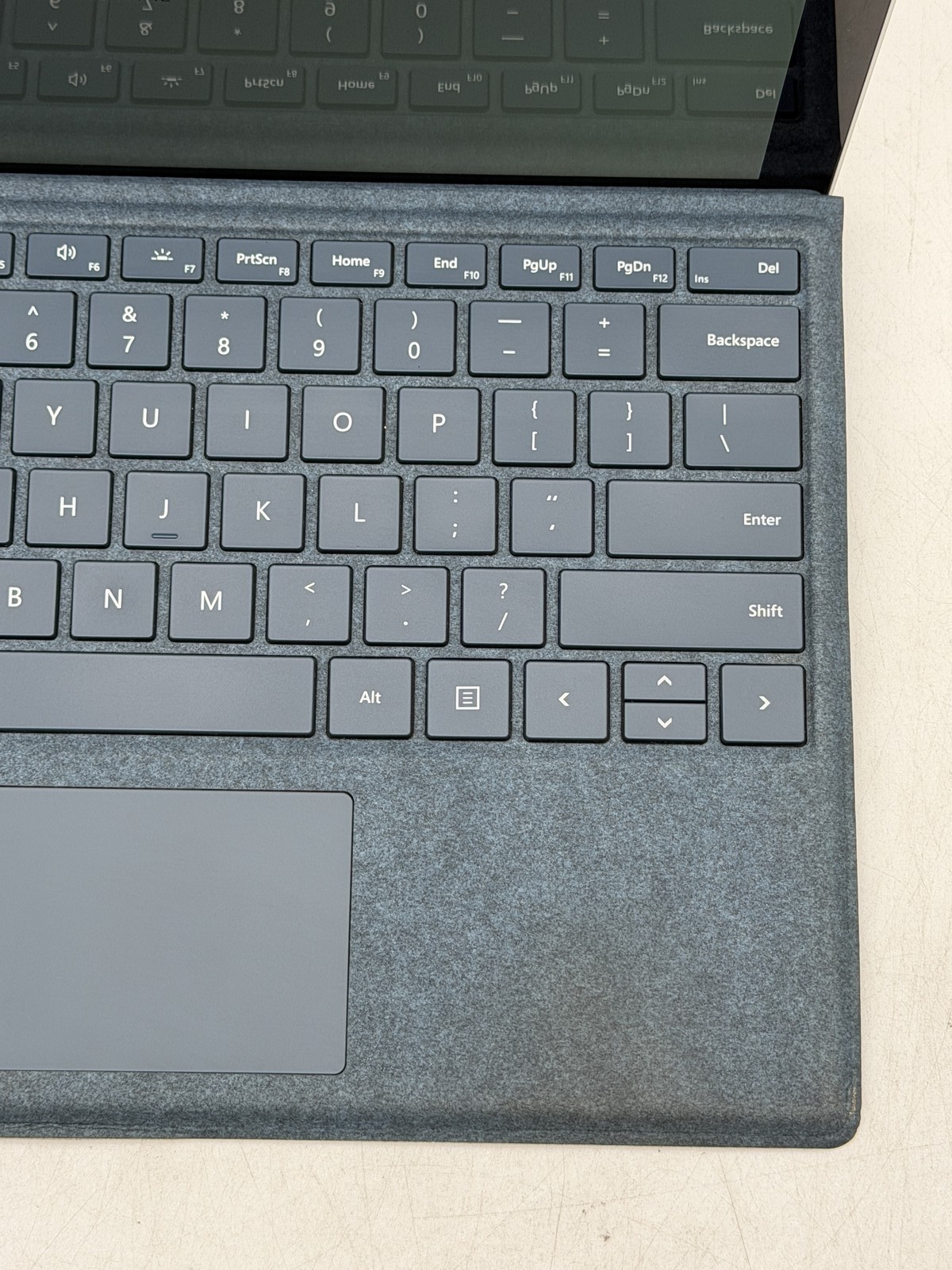 Microsoft Surface Pro 12.3in i5-7300U 8GB 256GB NO OS READ