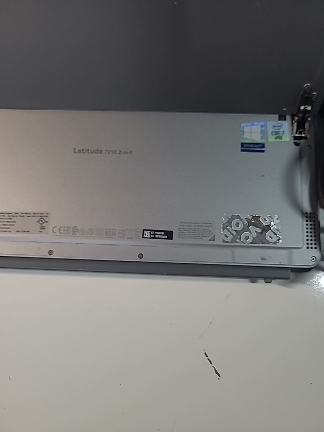 Dell Latitude 7210 Core i7-10610U 1.80GHz 16GB 256GB SSD Touch Screen W/adaptor