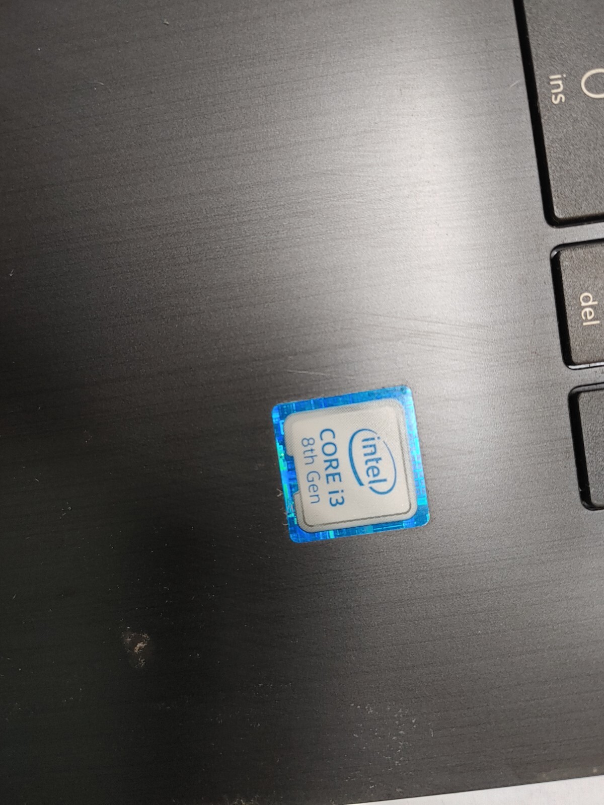HP 17-by0xxx Core i3-8130U@ 2.20GHz , NO RAM ,NO HD , Bad screen ,for parts only