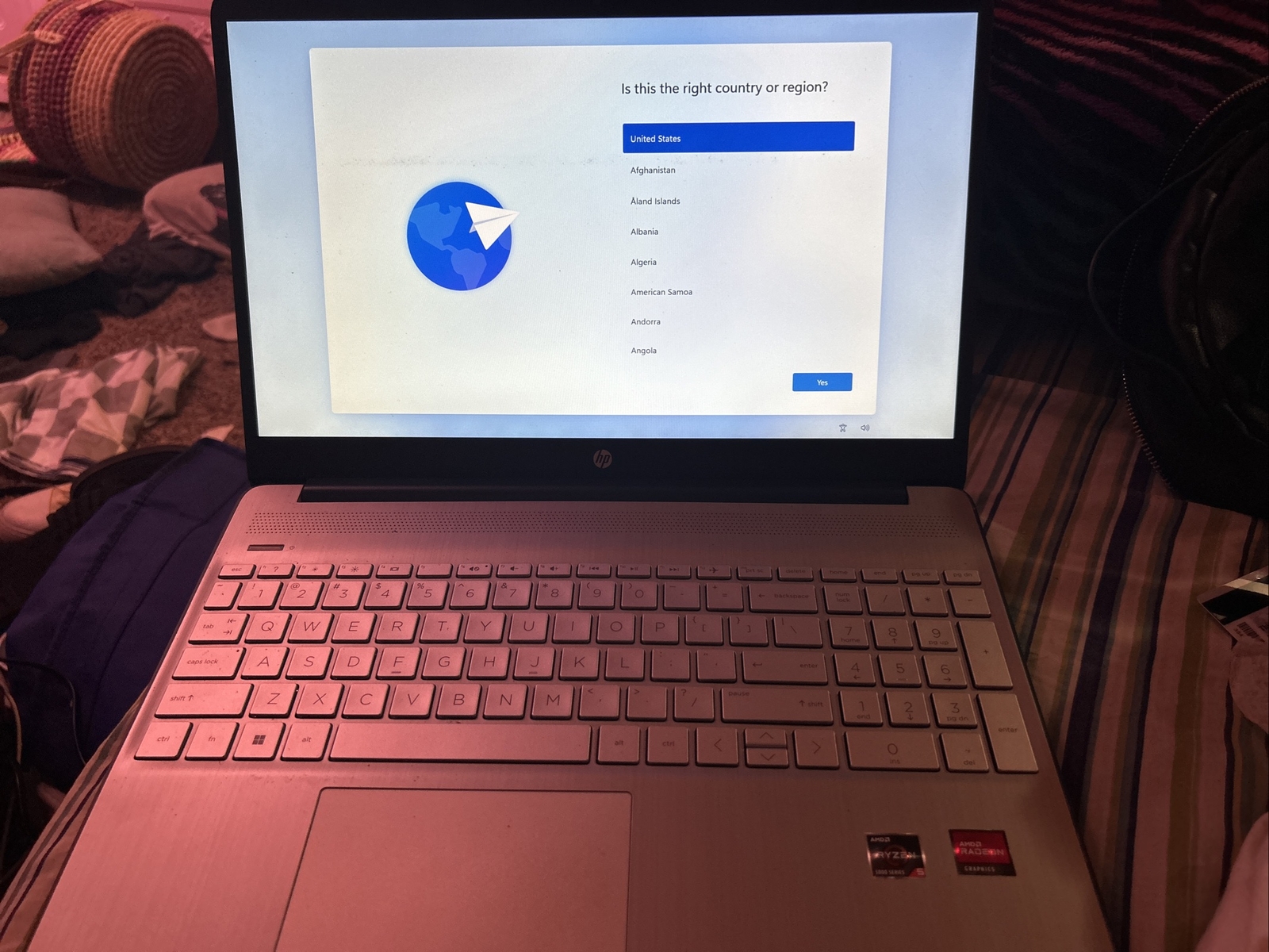 HP 15-EF2126WM 15.6″ (1TB SSD, AMD Ryzen 5-5500U, 2.10 GHz, 16GB RAM, AMD…