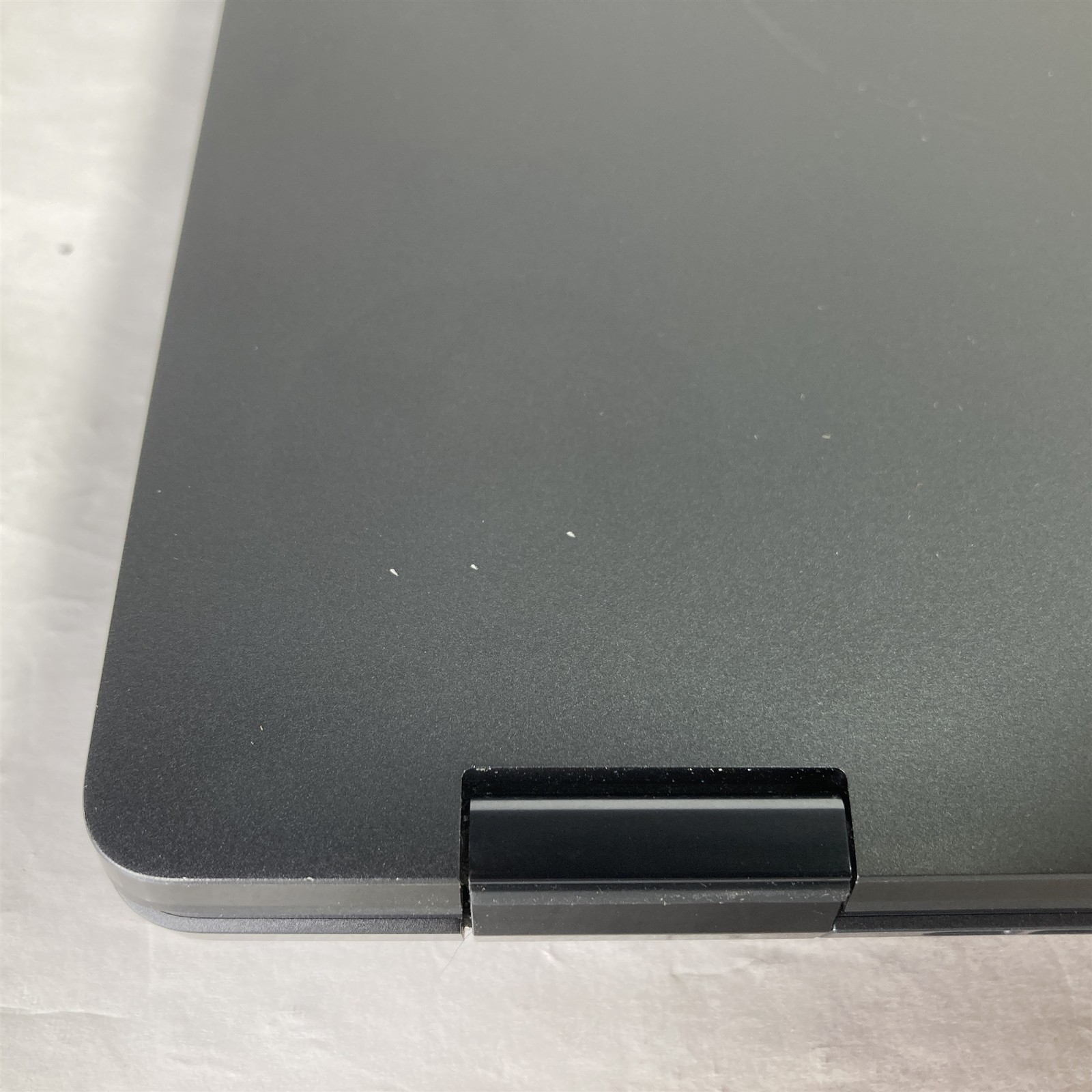 Dell Latitude 9440 14″ Convertible i7-1365U 1.8GHz 16GB 512GB NVMe SSD – Win11
