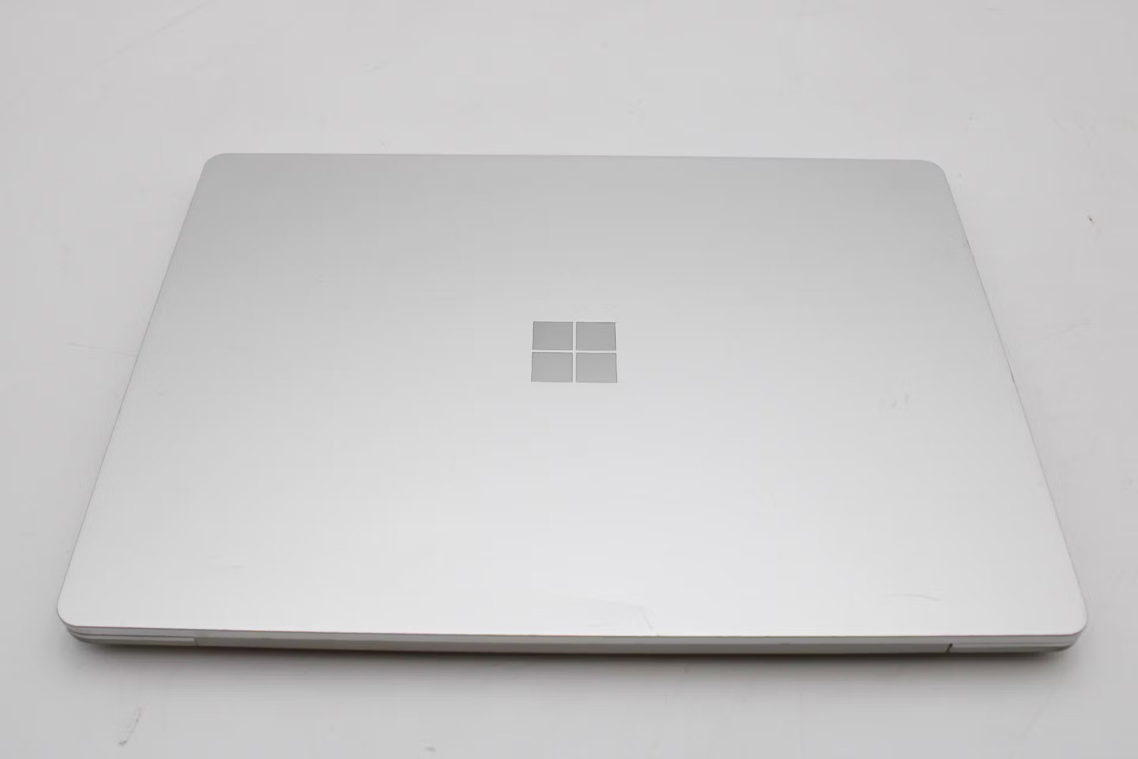 Microsoft Surface Laptop Go 2 Used 12.4″ i5-1135G7, 256GB NVMe, 16GB RAM