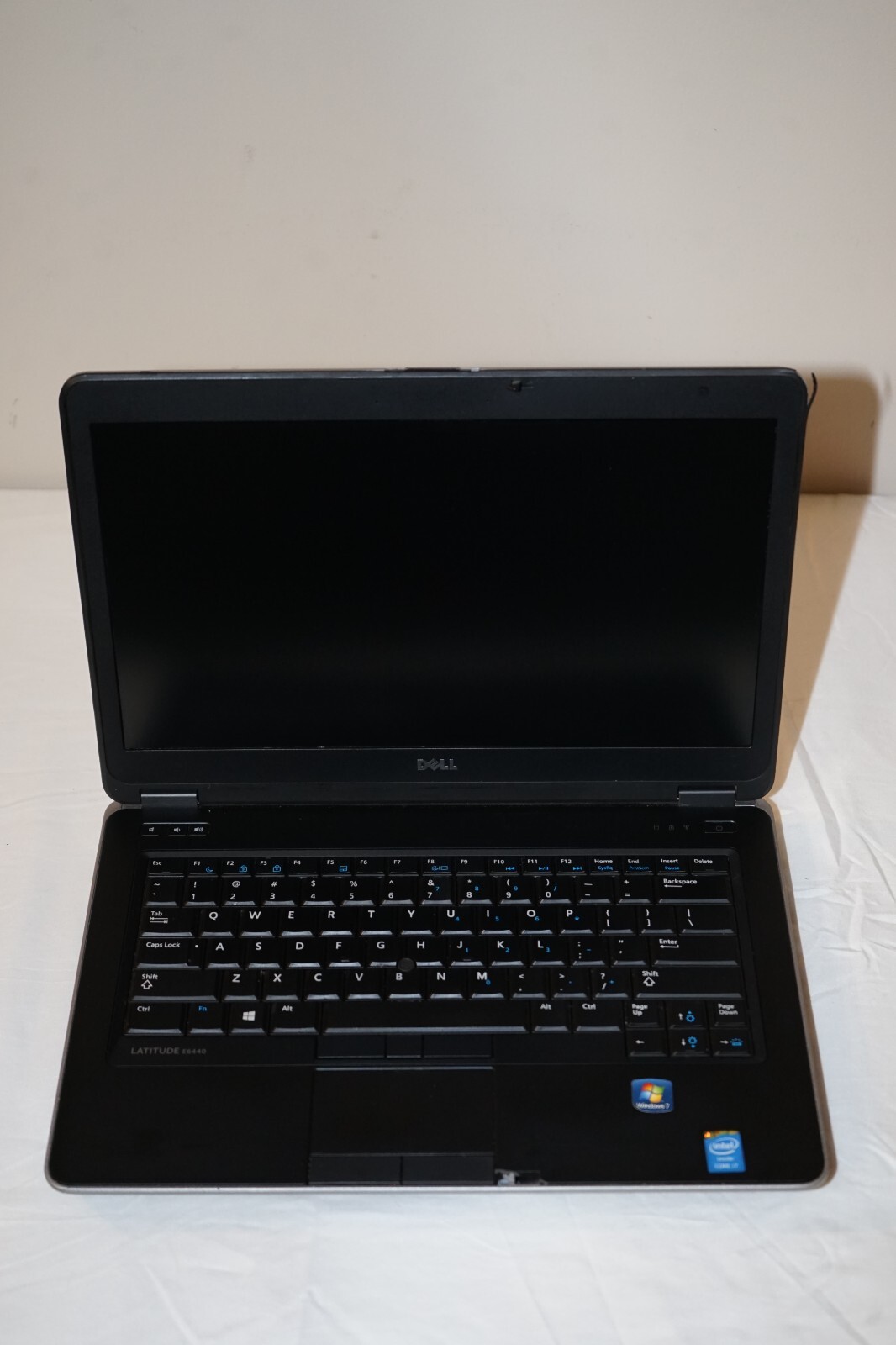 ^ Dell Latitude E6440 i7-4600M @ 2.9GHz 4GB Ram No HD #C1542