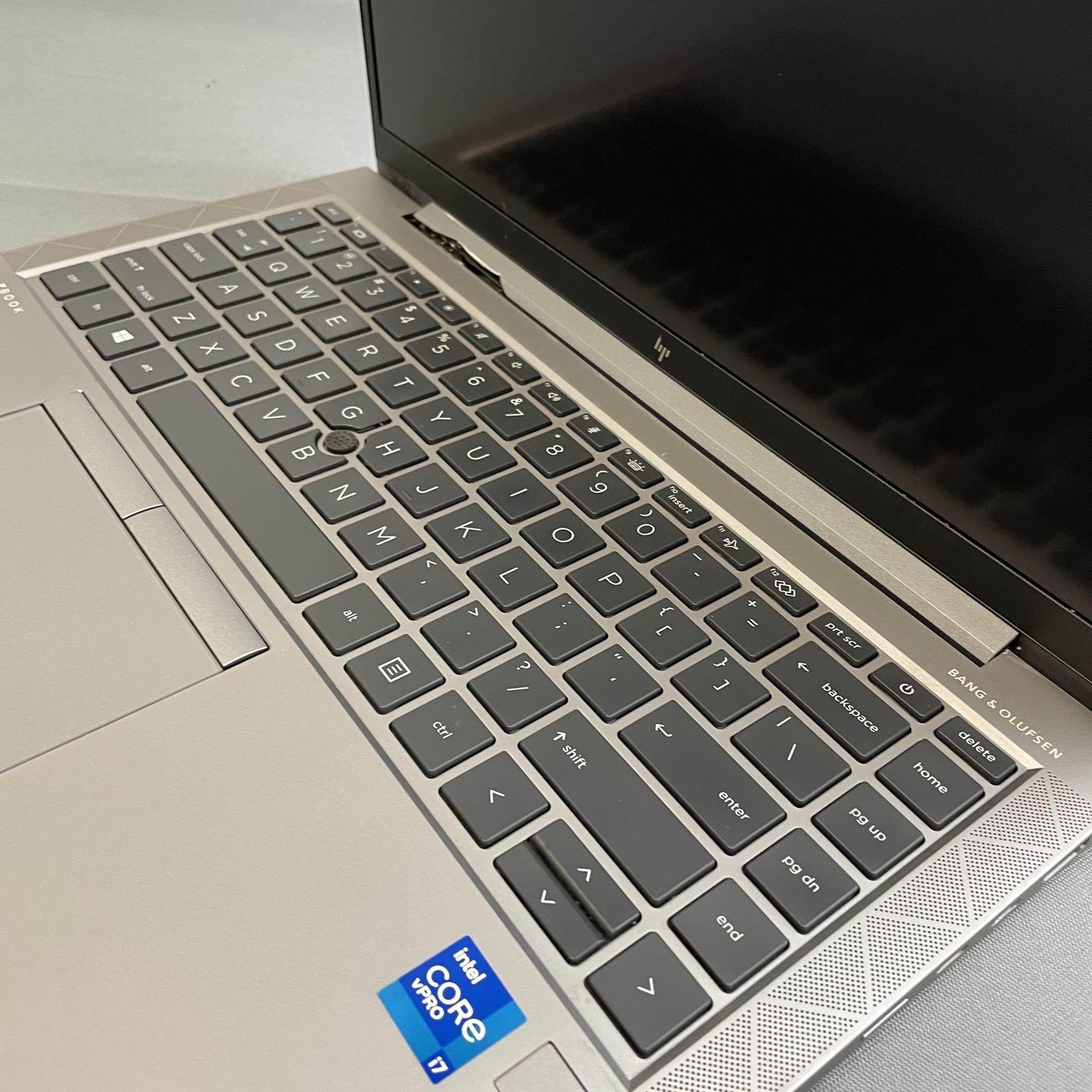 HP ZBook Firefly 14 G8 14 in, Core i7-1185G7, No RAM/SSD | #2465 PARTS (READ)