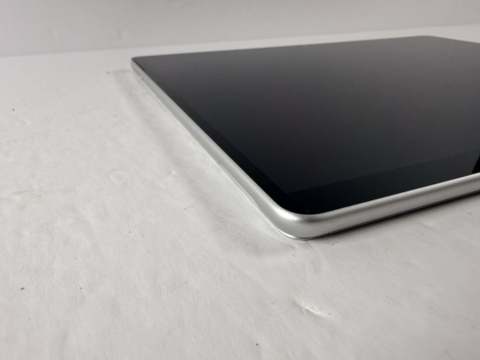 Microsoft Surface Pro 8 (1982) i5-1145G7 – 16GB RAM – 256GB 120Hz – Win 11 Pro