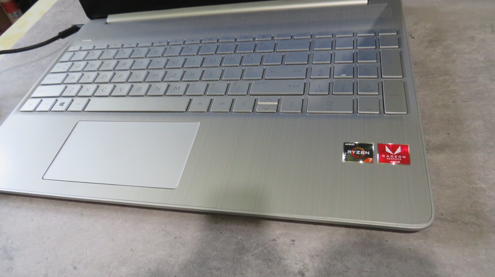 HP 15-ef0022nr 15.6″ (256GB SSD, AMD Ryzen 7 3700U, 2.3 GHz) Needs Battery