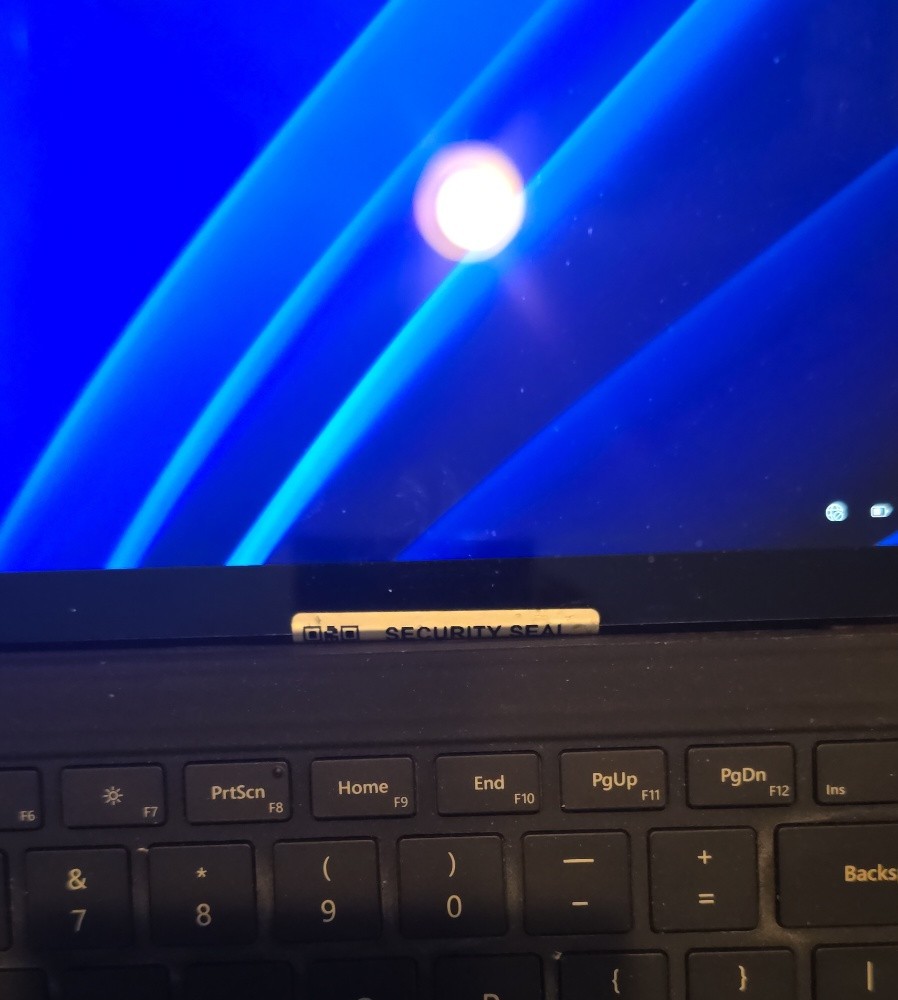 Surface Pro 8 (11th Gen) – i5‑1135G7 / 256GB SSD / 8GB RAM – Windows 11
