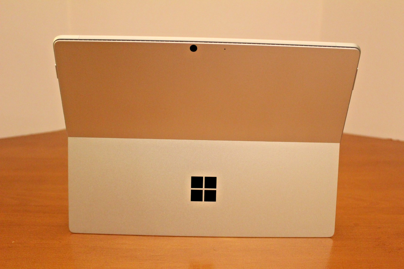 Microsoft Surface Pro 8 (1983) 13″ 128GB, Intel i5 11th, 8GB w/ Keyboard & Mouse