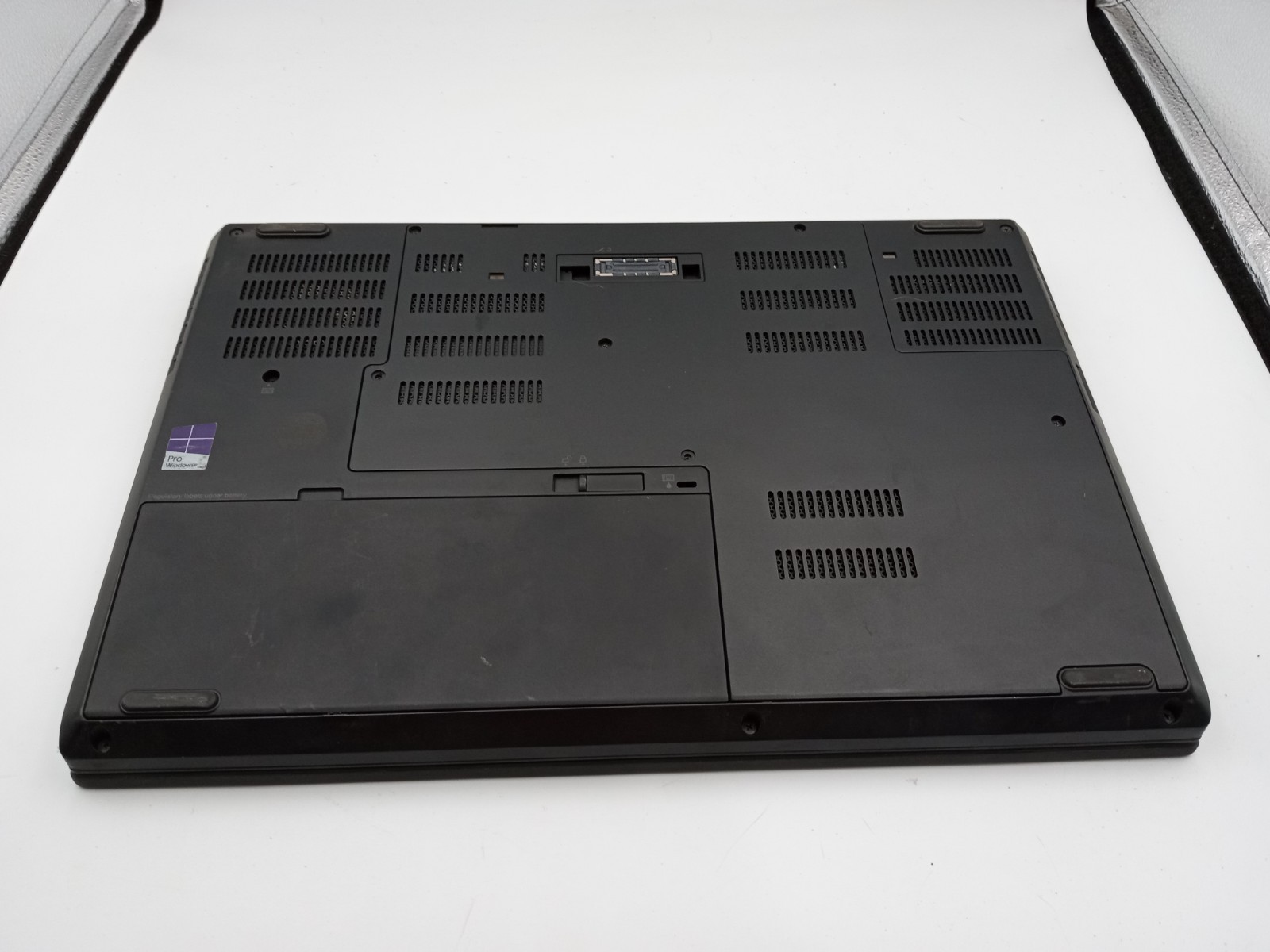 Lenovo ThinkPad P50 15.6″ Laptop Intel i7-6700HQ Nvidia M1000M – CRACKED -RR