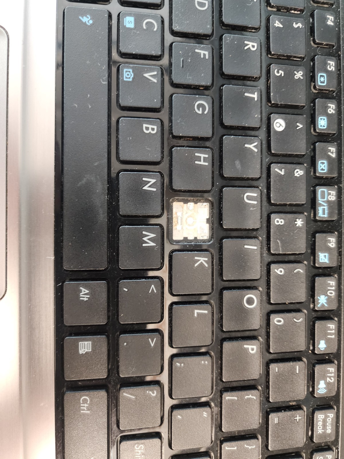 Asus A53E-XN1, Intel Pentium B940 @2.0GHz, 4 GB RAM, No Hdd, Cracked Screen