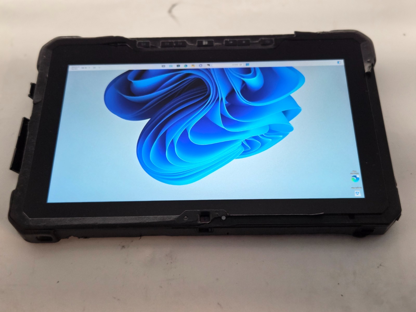 Latitud7212 Rugged w/2 Batteries.i5-8350U8GB.128GB M.2.11.6″FHD Touch.W11
