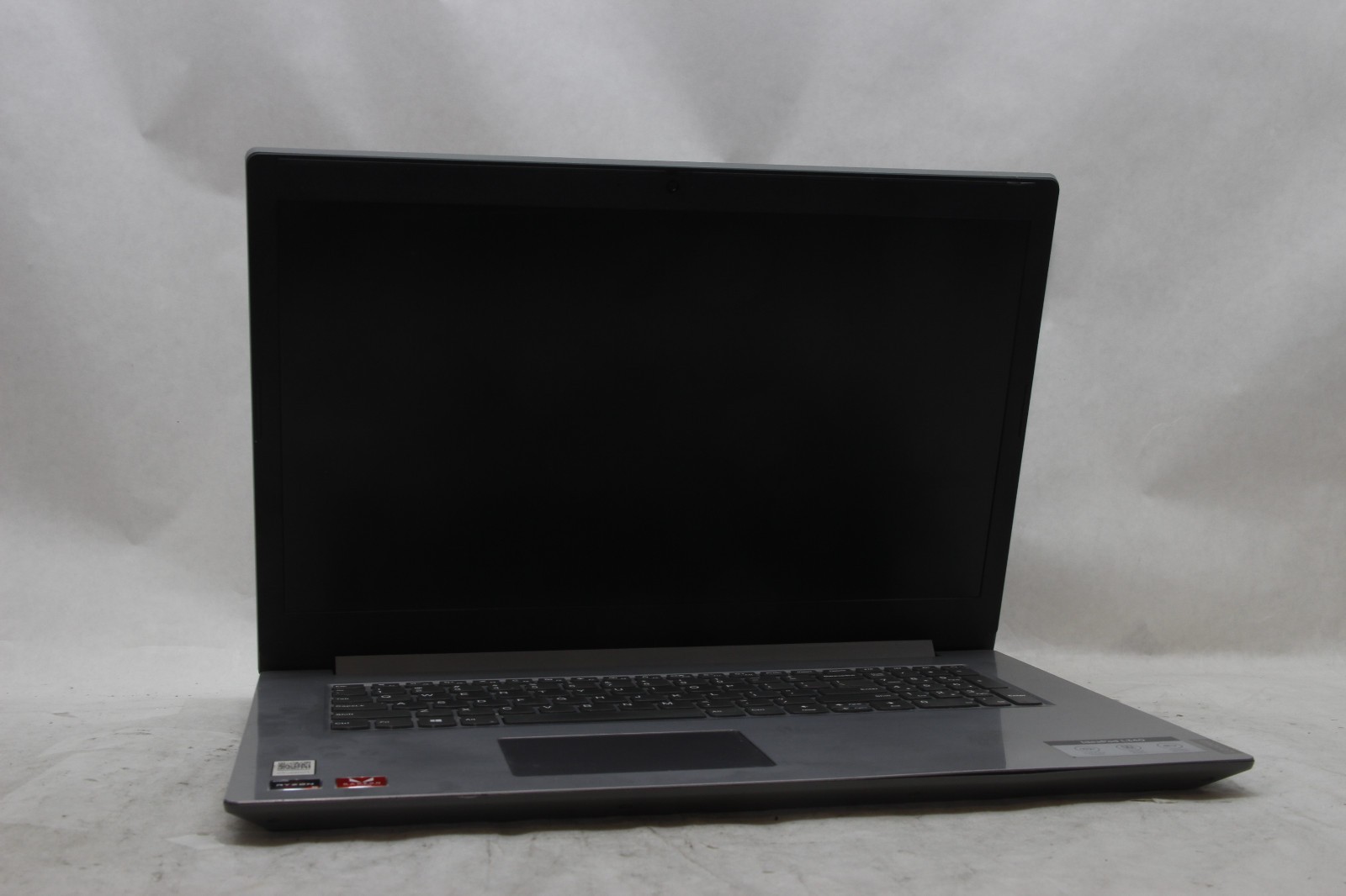 Lenovo IP L340-17API 15.6″ Laptop AMD R5 8 GB RAM 256 GB SSD Win 11 No Charger