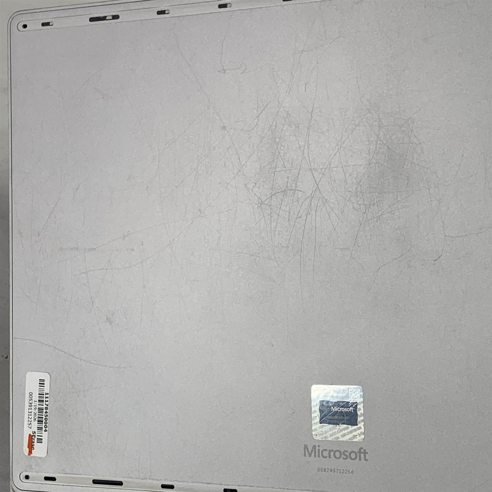Microsoft Surface Book 3 1900 13.5″ i7-1065G7 1.3GHz 16GB 256GB NVMe SSD – Win11