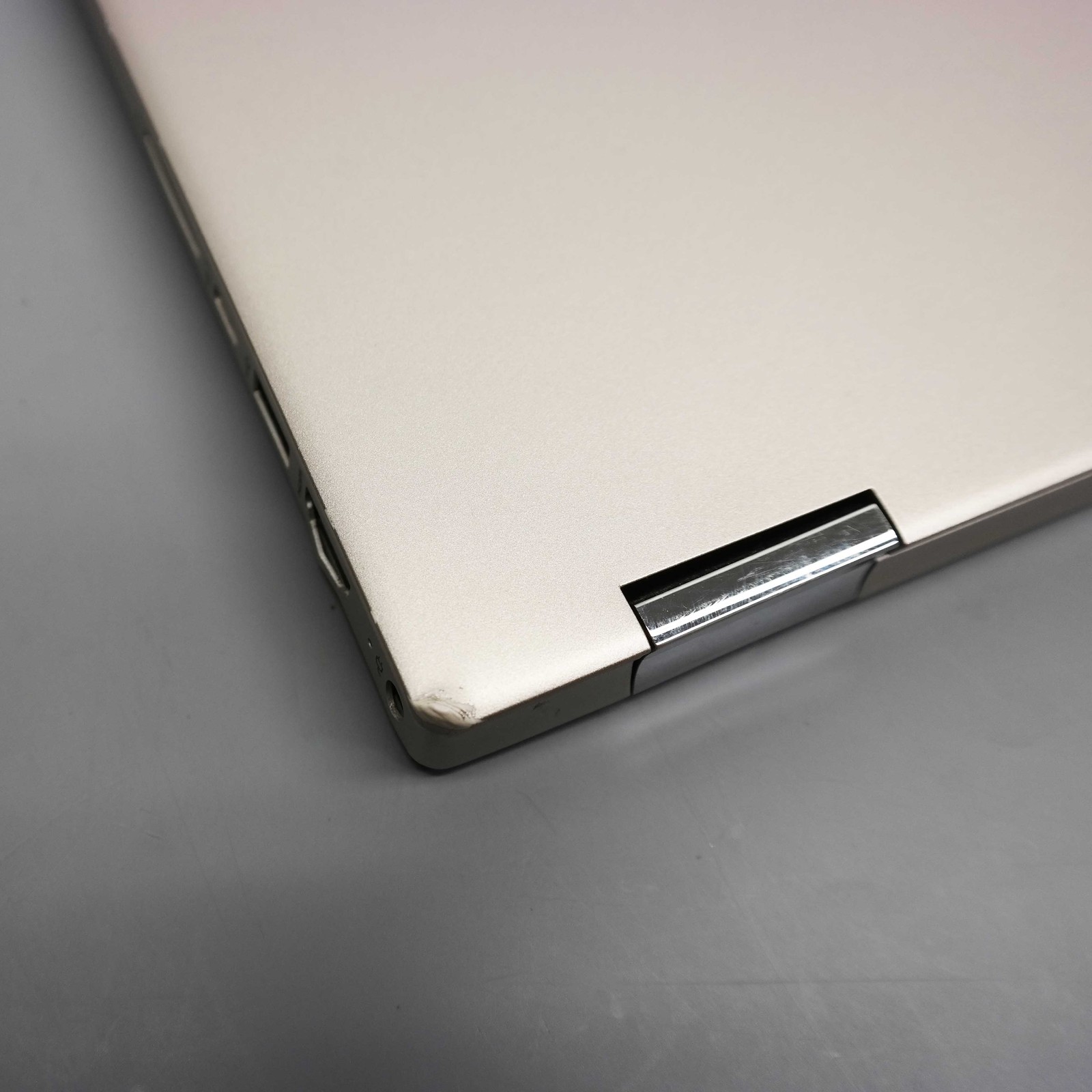 HP Pavilion x360 14m-dw0023dx Flip 14″ Core i5-1035G1 8GB 256GB SSD