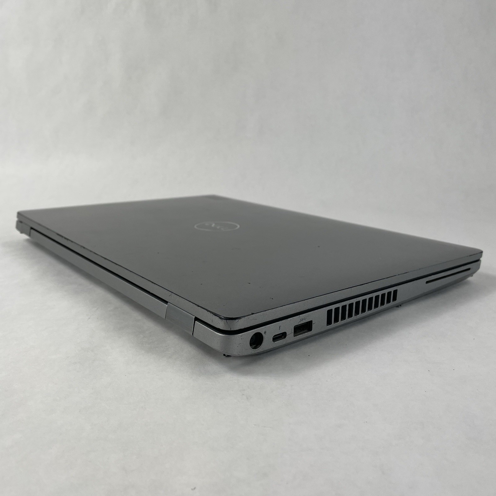 Dell Latitude 5511 15.6″ i7-10850H 2.70 GHz 16 GB RAM No SSD No OS Missing Key