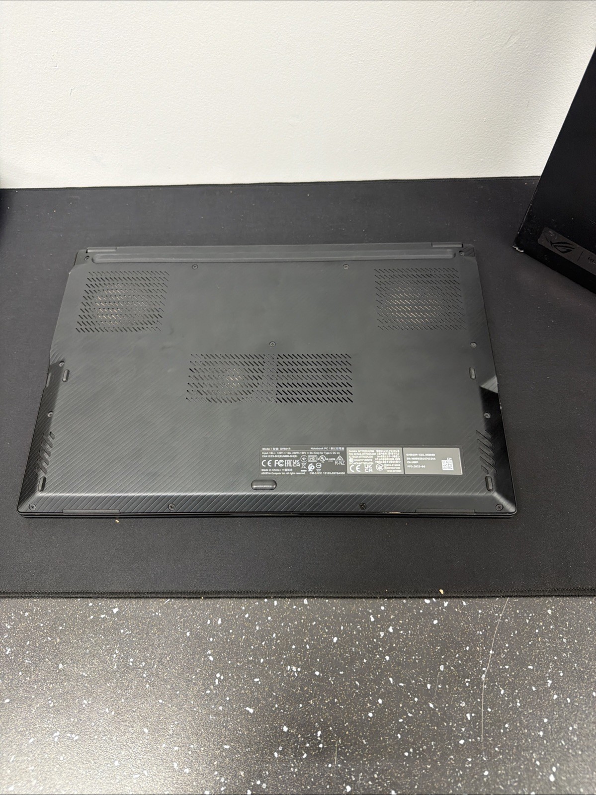 Asus ROG Flow X16 GV601R 16″ Ryzen 9 6900HS 2.8GHz 16GB RAM 1TB SSD RTX 3060
