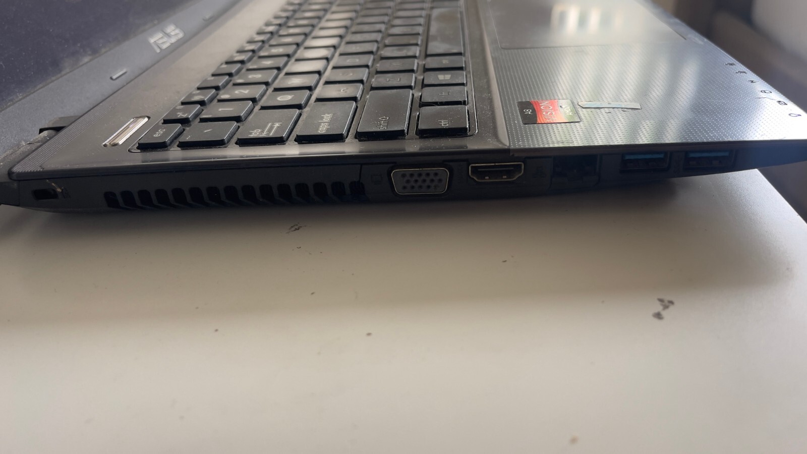 ASUS Laptop A8 AMD VISION