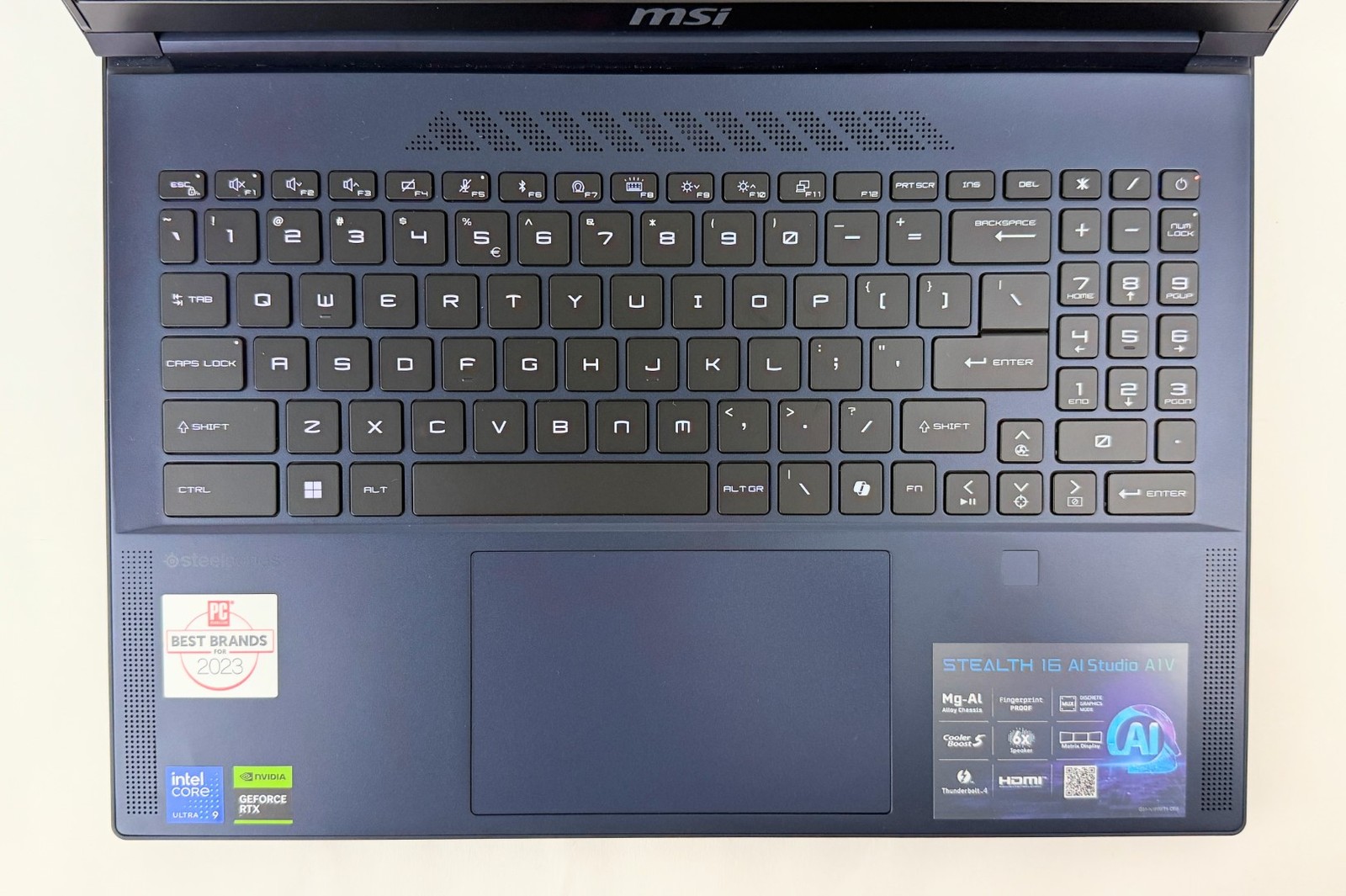 MSI Stealth 16 AI Studio A1V 16″ FHD 165Hz Ultra 9 185H 32GB 1TB RTX 4070 W11H