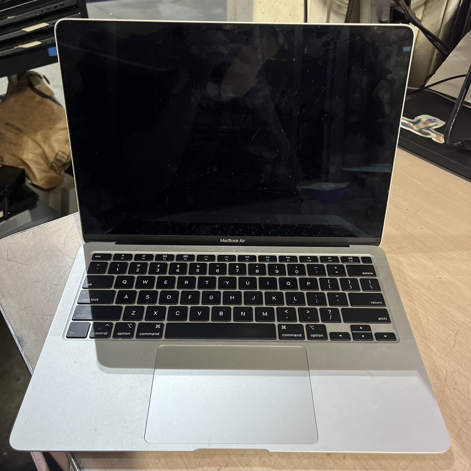 APPLE MACBOOK AIR 13″ SCISSOR, 2020 CORE I3-1000NG4 1.1GHZ 8GB RAM 256SSD ‘