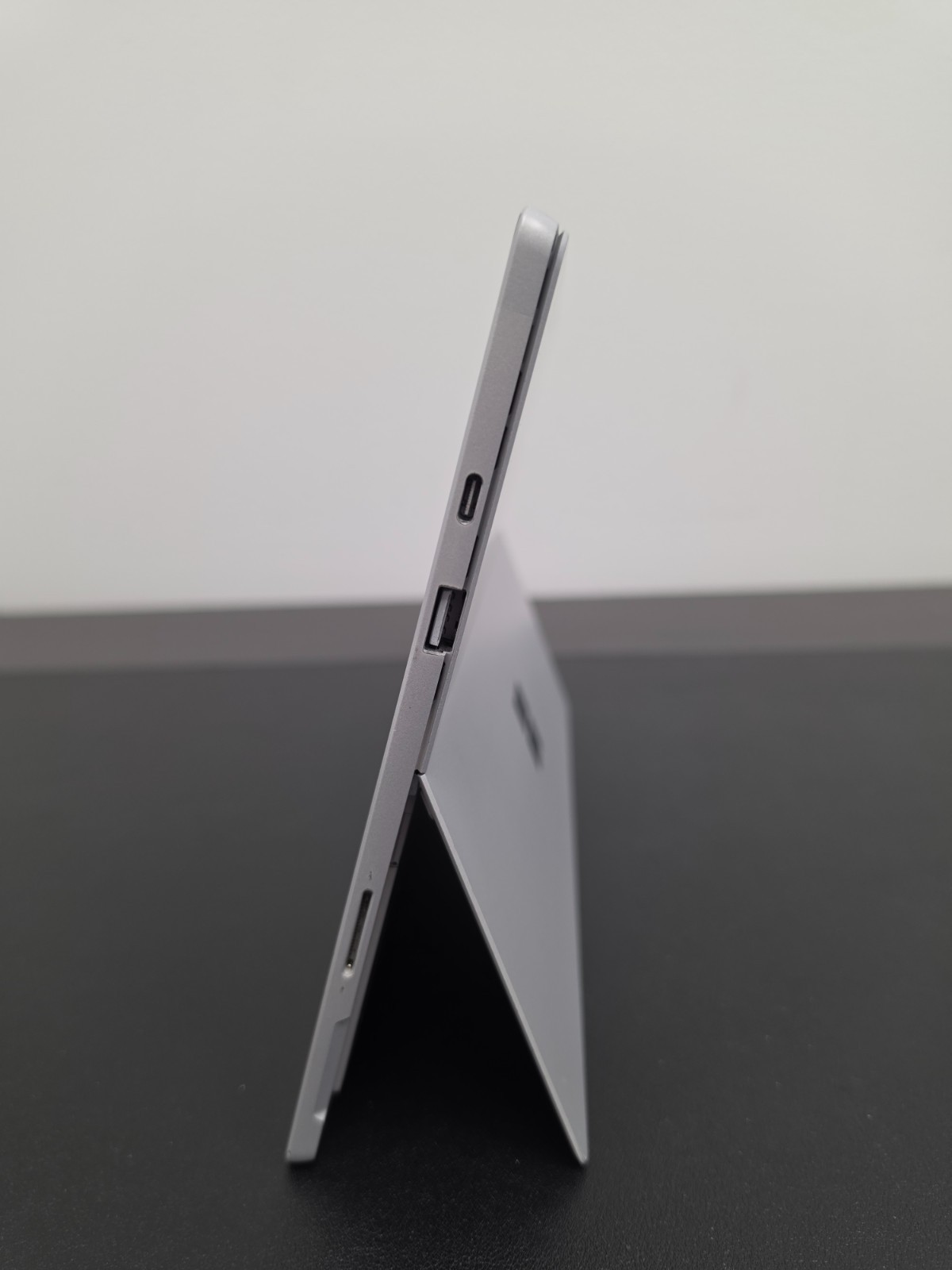 Microsoft Surface Pro 7+ ***LTE*** i5-1135G7 8GB Ram 256GB SSD Win 11 Pro