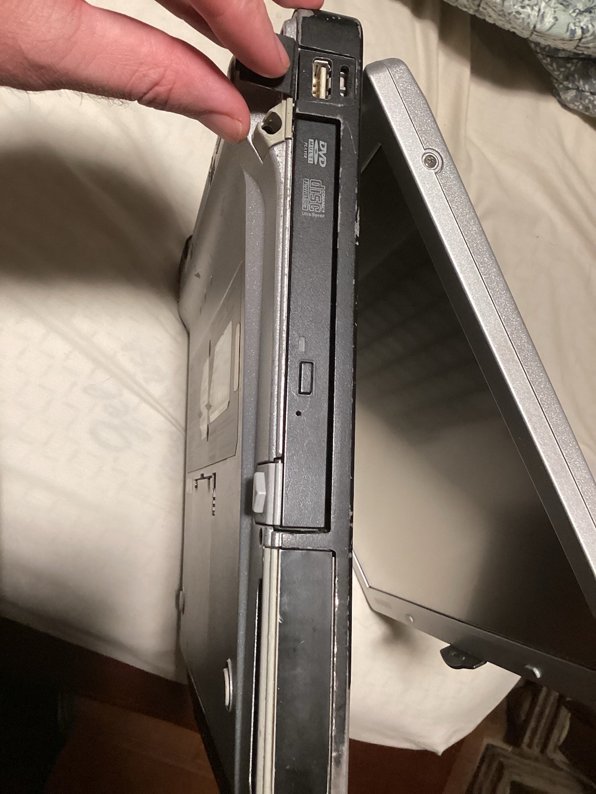 Panasonic Toughbook CF-74 14″ Core 2 Duo Touchscreen 2GB 120GB SSD Win 10 Rugged