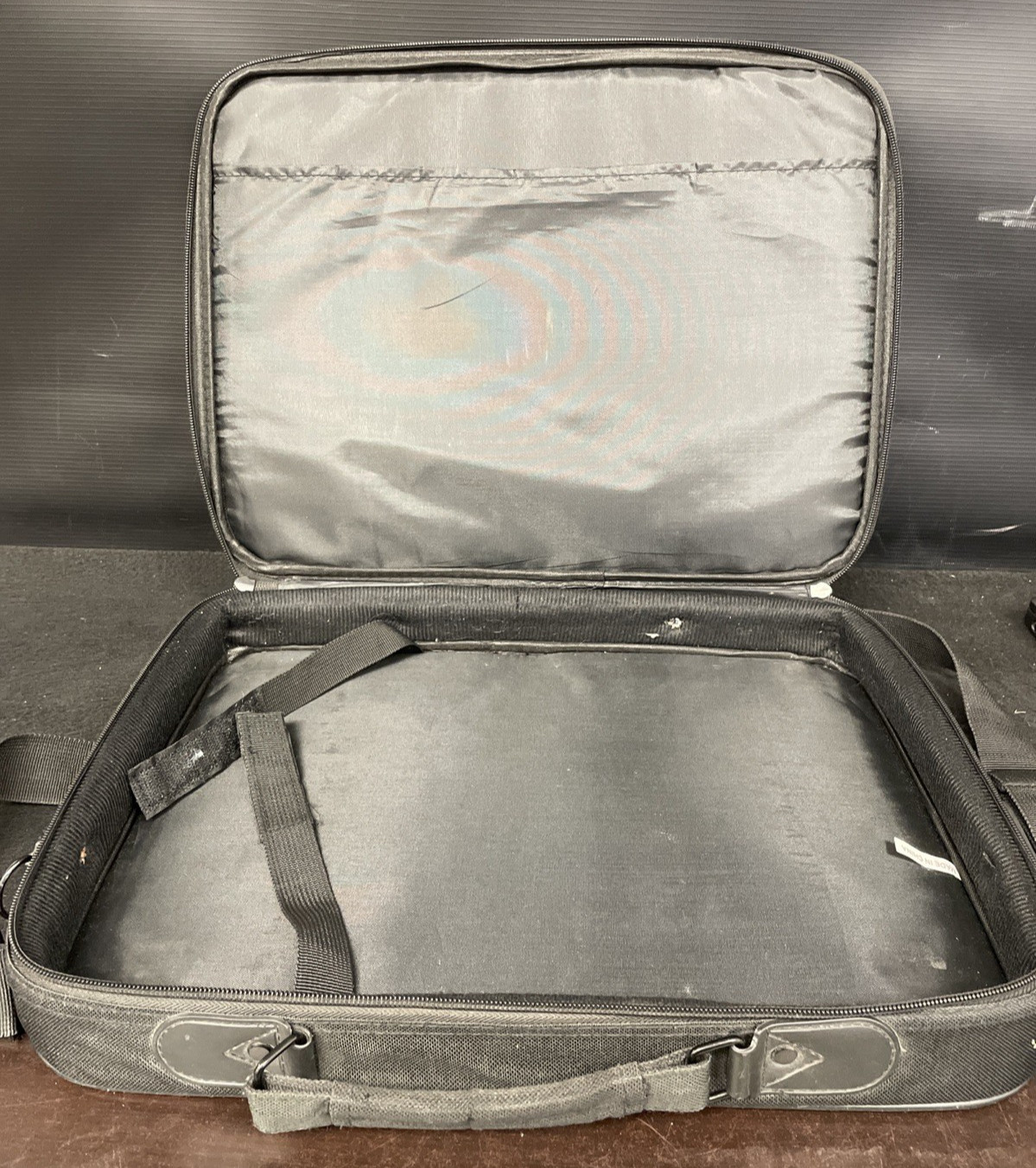 Dell Latitude 5400 Laptop P98G With Charger and Case