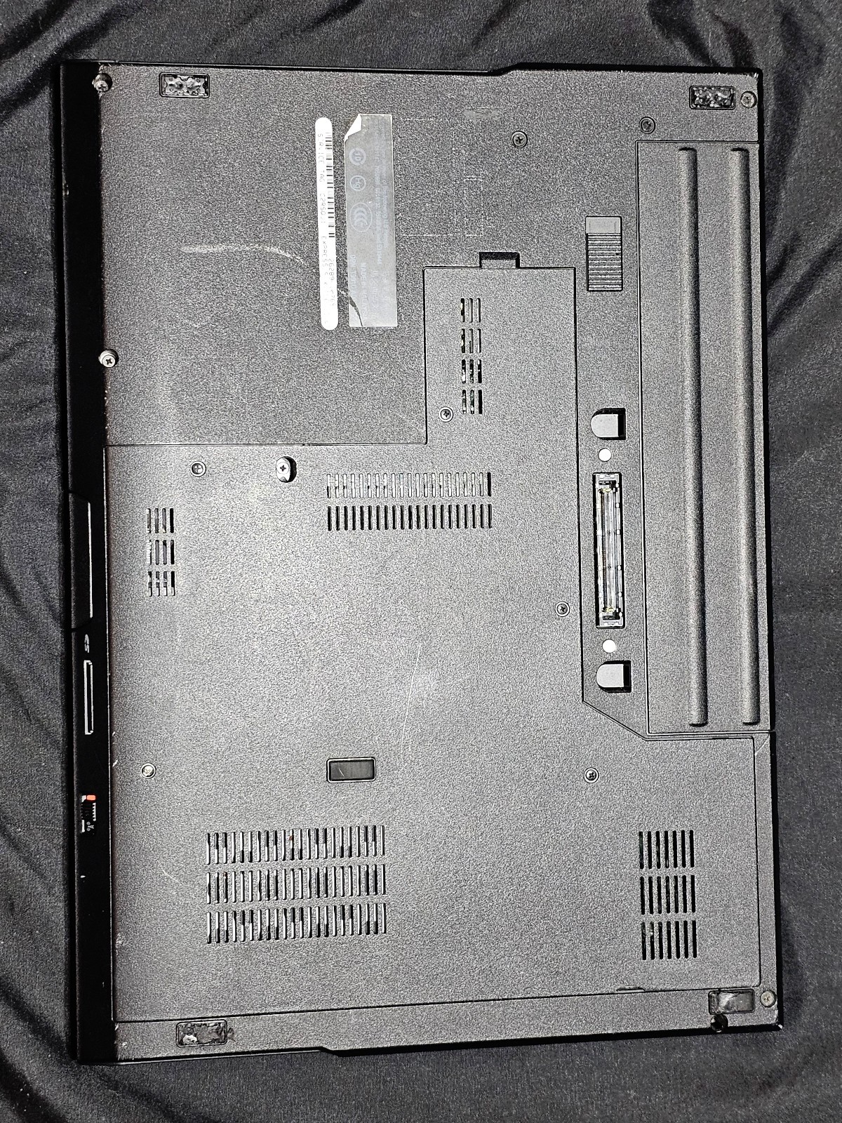 Dell Latitude E5400 Laptop | Screen Damage | 2GB RAM | Vista Basic | No AC | C2D