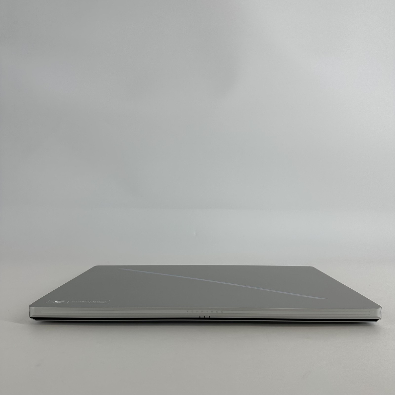 Asus ROG Zephyrus G16 GA605 16 QHD+ 2.0 GHz Ryzen AI 9 HX 370 32GB 2TB RTX 4070
