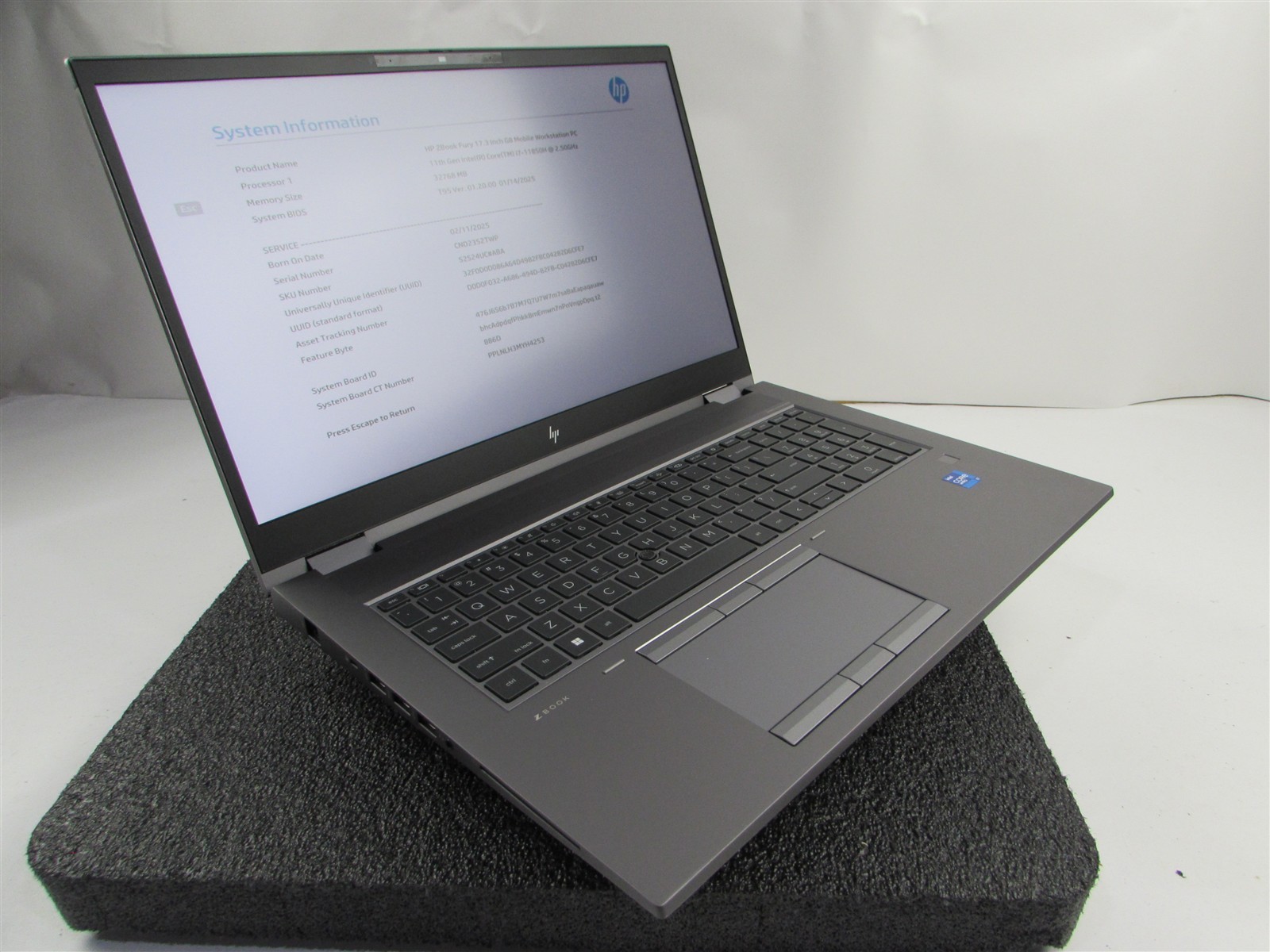 HPZBOOK FURY 17 (G8) 1920X1080 FHD I7-11850H 1TB SSD 32GB RAM AMD W6600M NO O.S