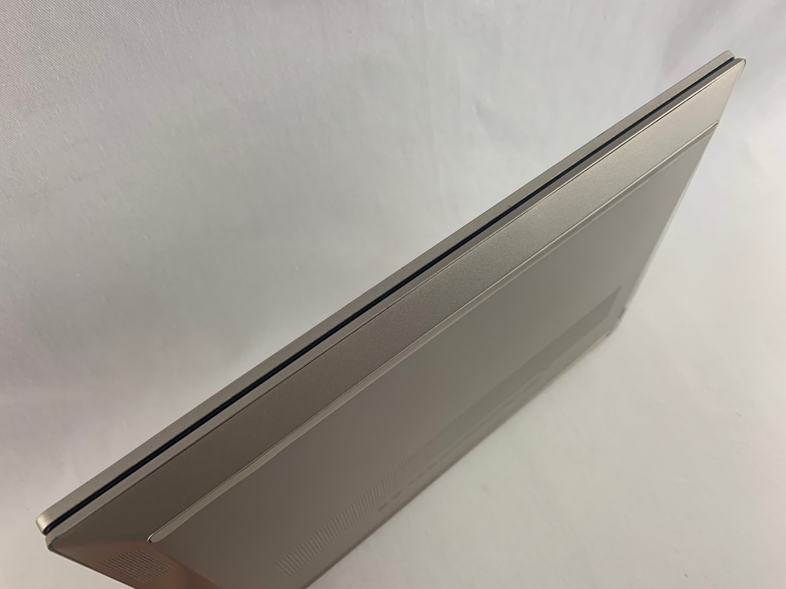 HP Pavilion Aero 13z-be100, AMD Ryzen 5 2.3GHz, 8GB RAM, 256GB SSD, Wifi Issue