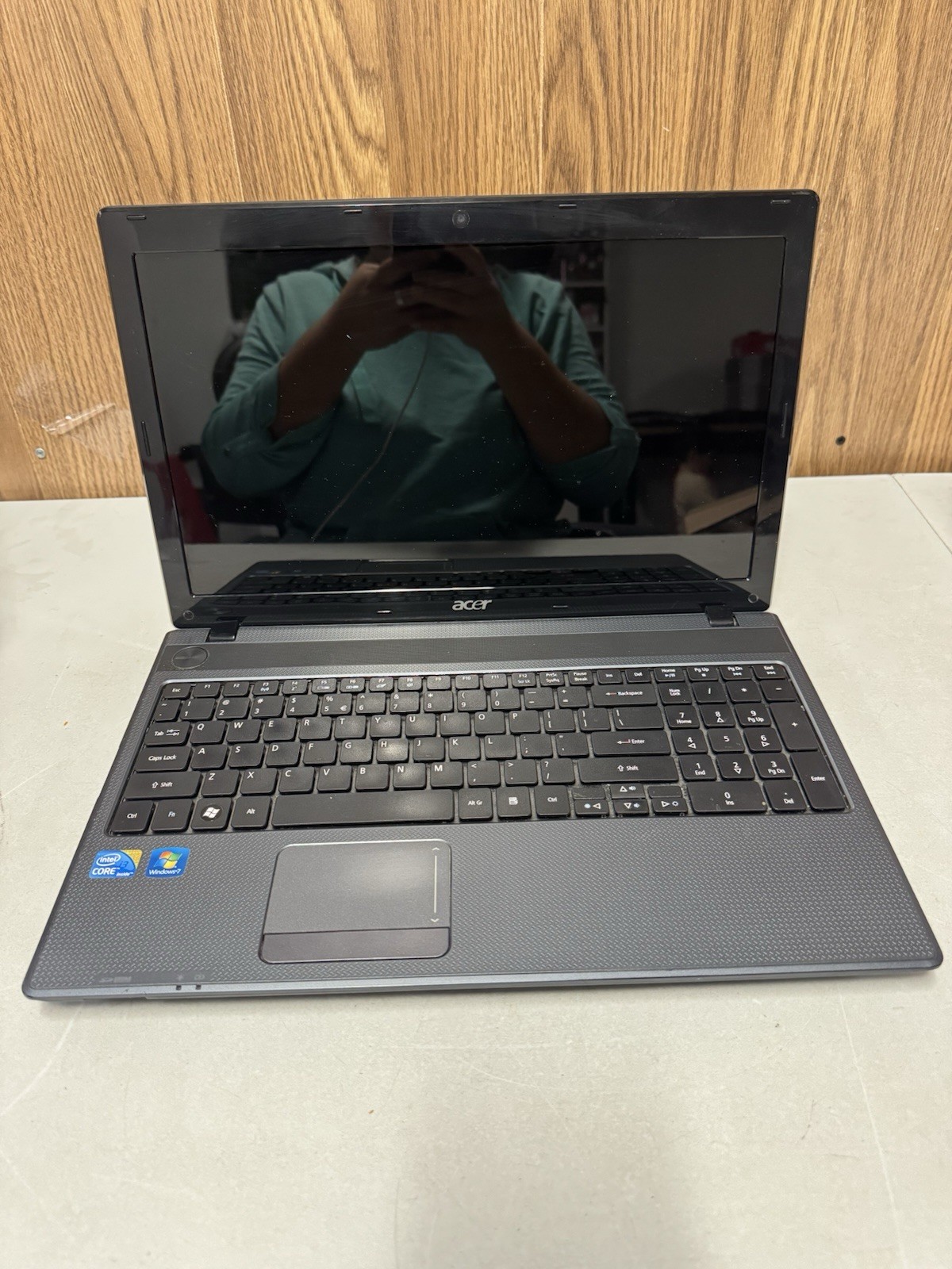 Acer Aspire 5733 i3-370M Laptop No HDD Battery Dead No Charger AS IS