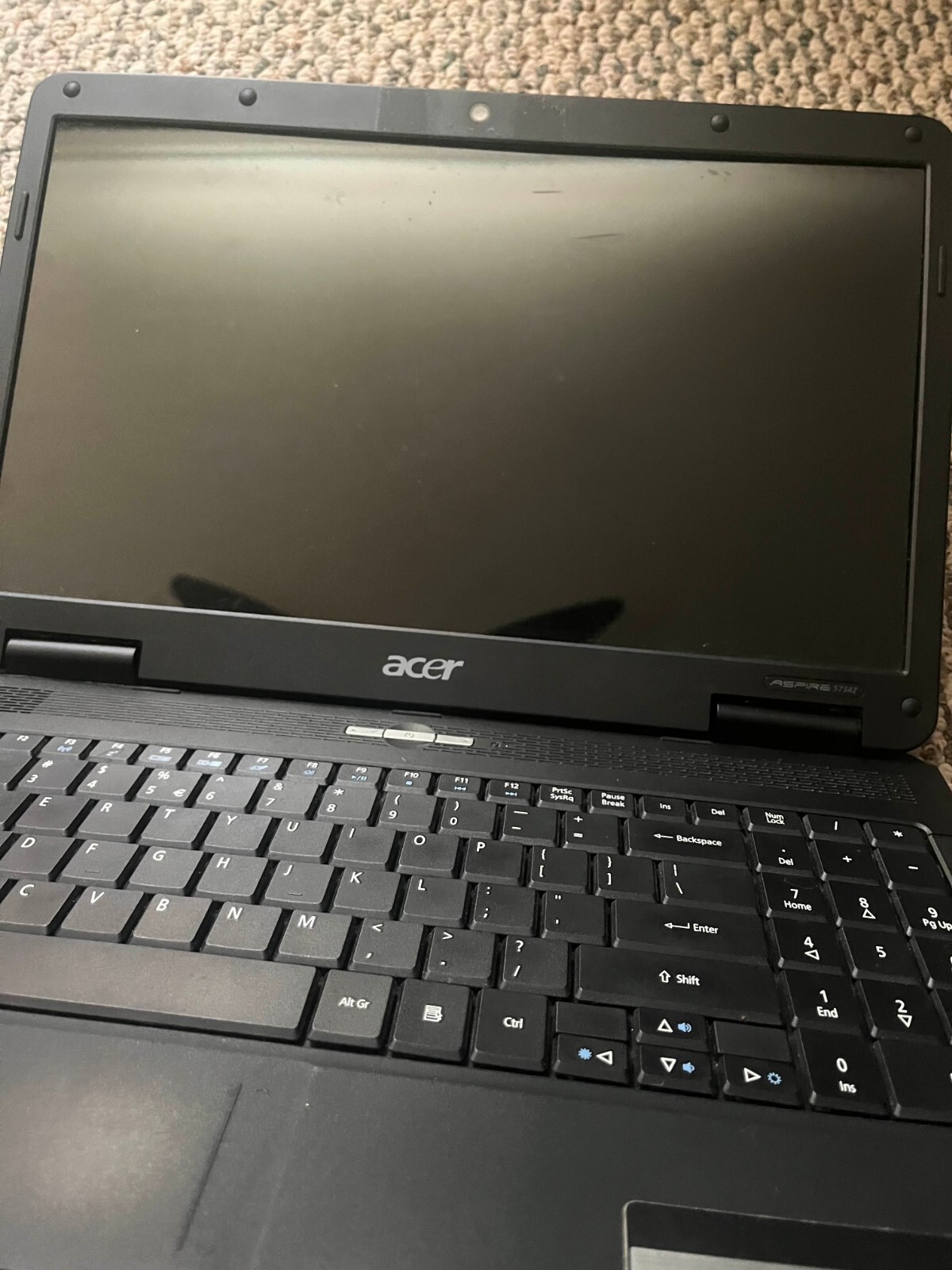 Acer Aspire 5734Z-4836, 250GB HDD, T4500 CPU, SD card reader, VGA, CD/DVD drive
