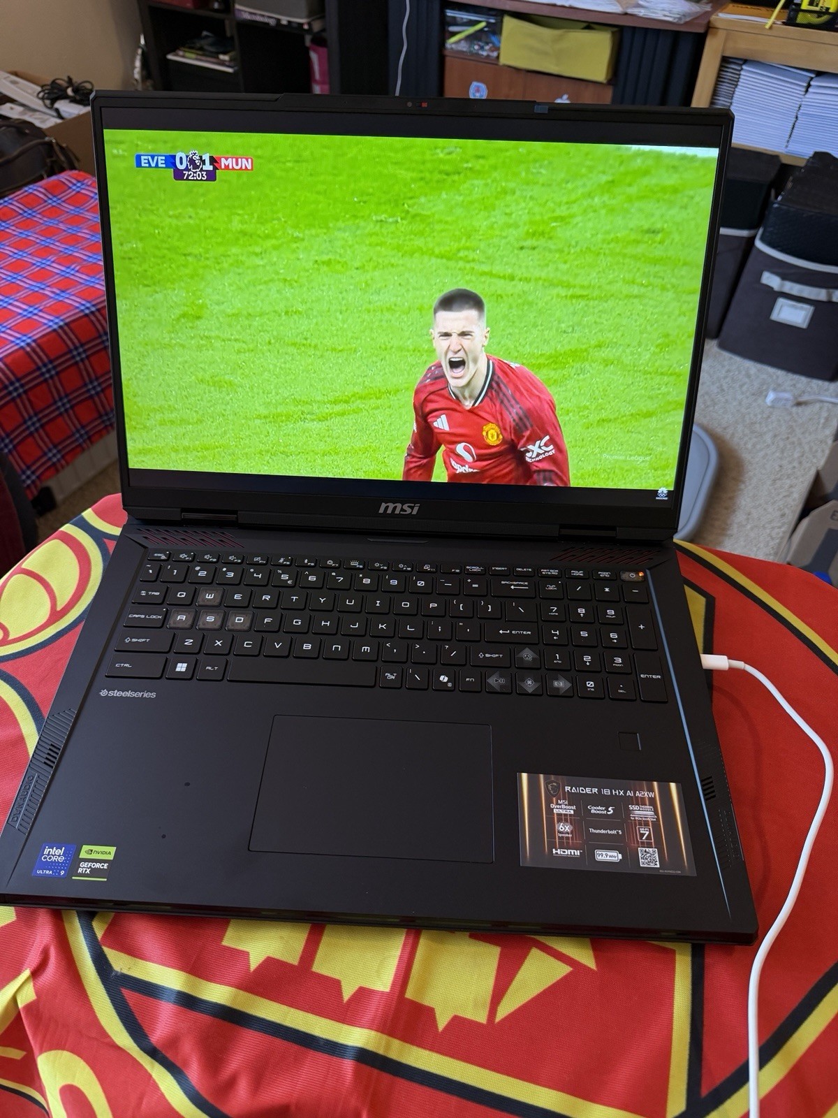 MSI Raider 18” HX AI A2XW Gaming Laptop Ultra 9 64GB RAM 2TB SSD *Minor Dent*