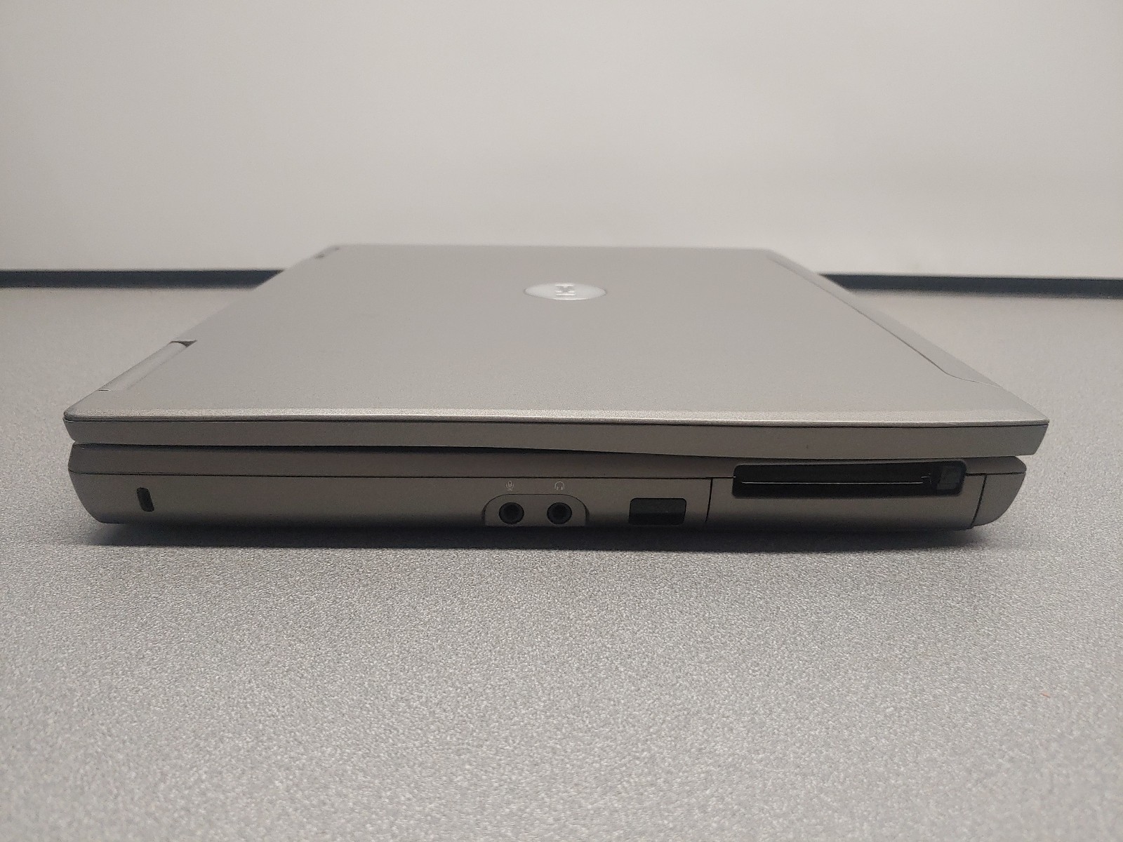 Dell Latitude D610 Intel Pentium M 1.6GHz, 2GB RAM, 40GB HDD, Windows XP w/ Bag