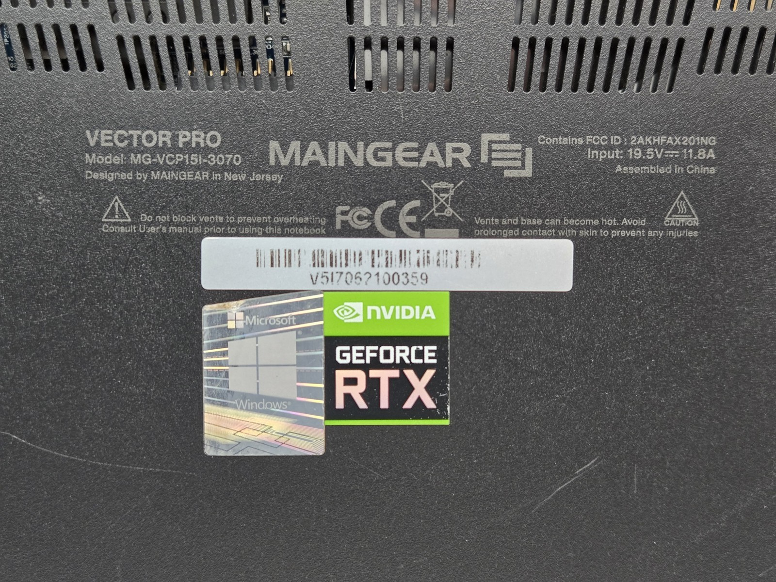 MAINGEAR Vector Pro 15″ FHD I7-11800H 1TB SSD 32GB W11P RTX 3070 240Hz *READ*