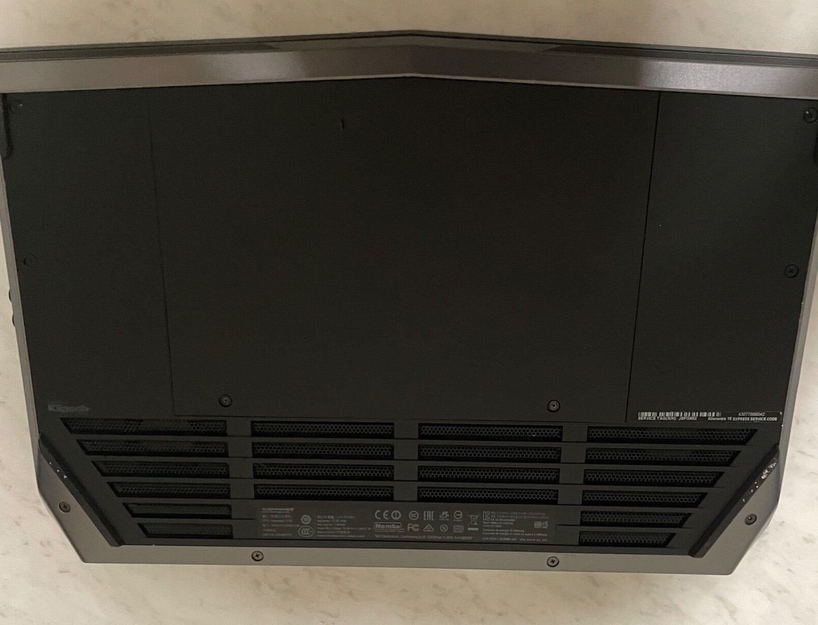 Alienware 15 r2 gaming laptop (Excellent Condition)